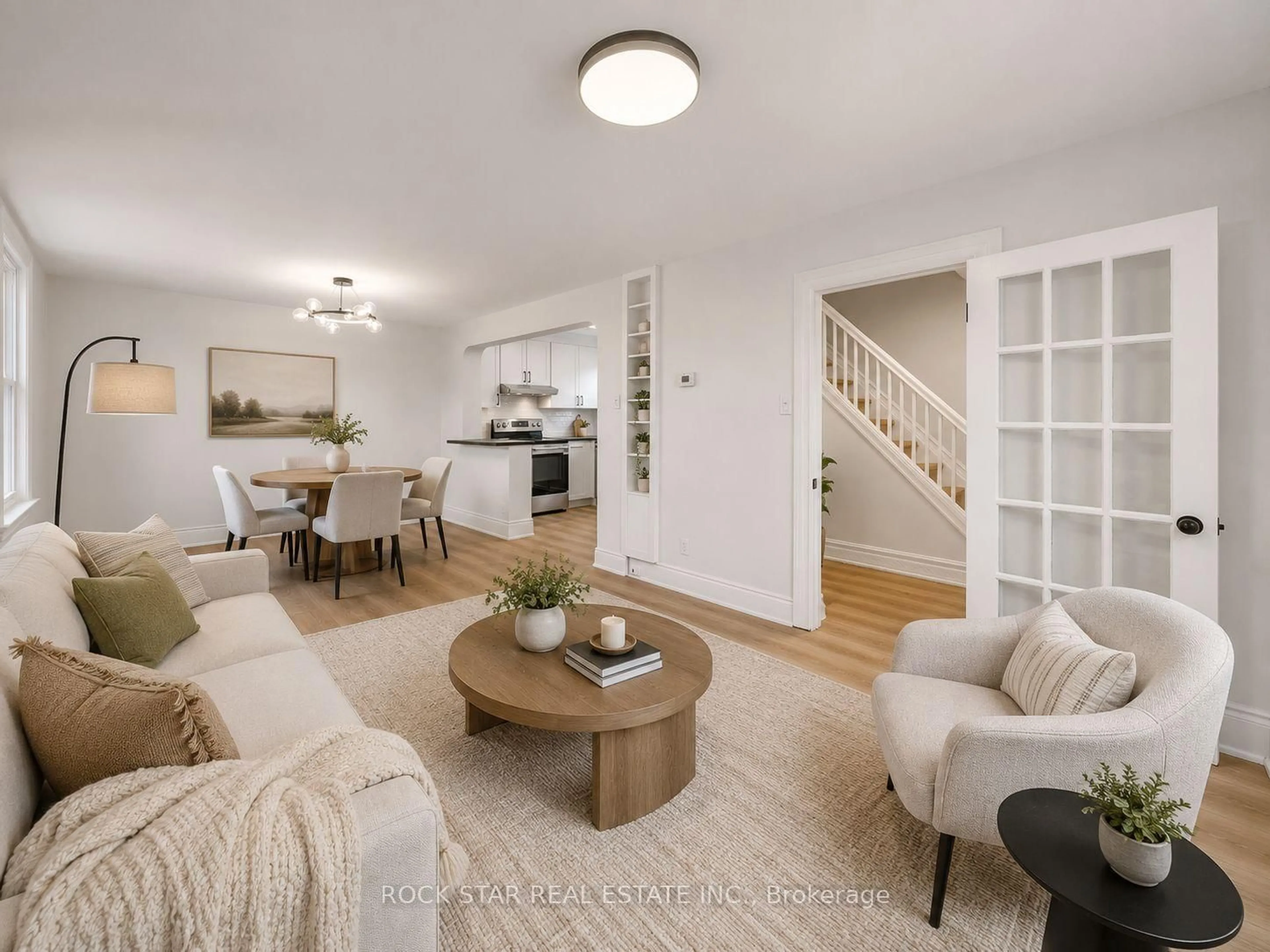 Living room with furniture, unknown for 73 Peter St, Hamilton Ontario L8R 1T4