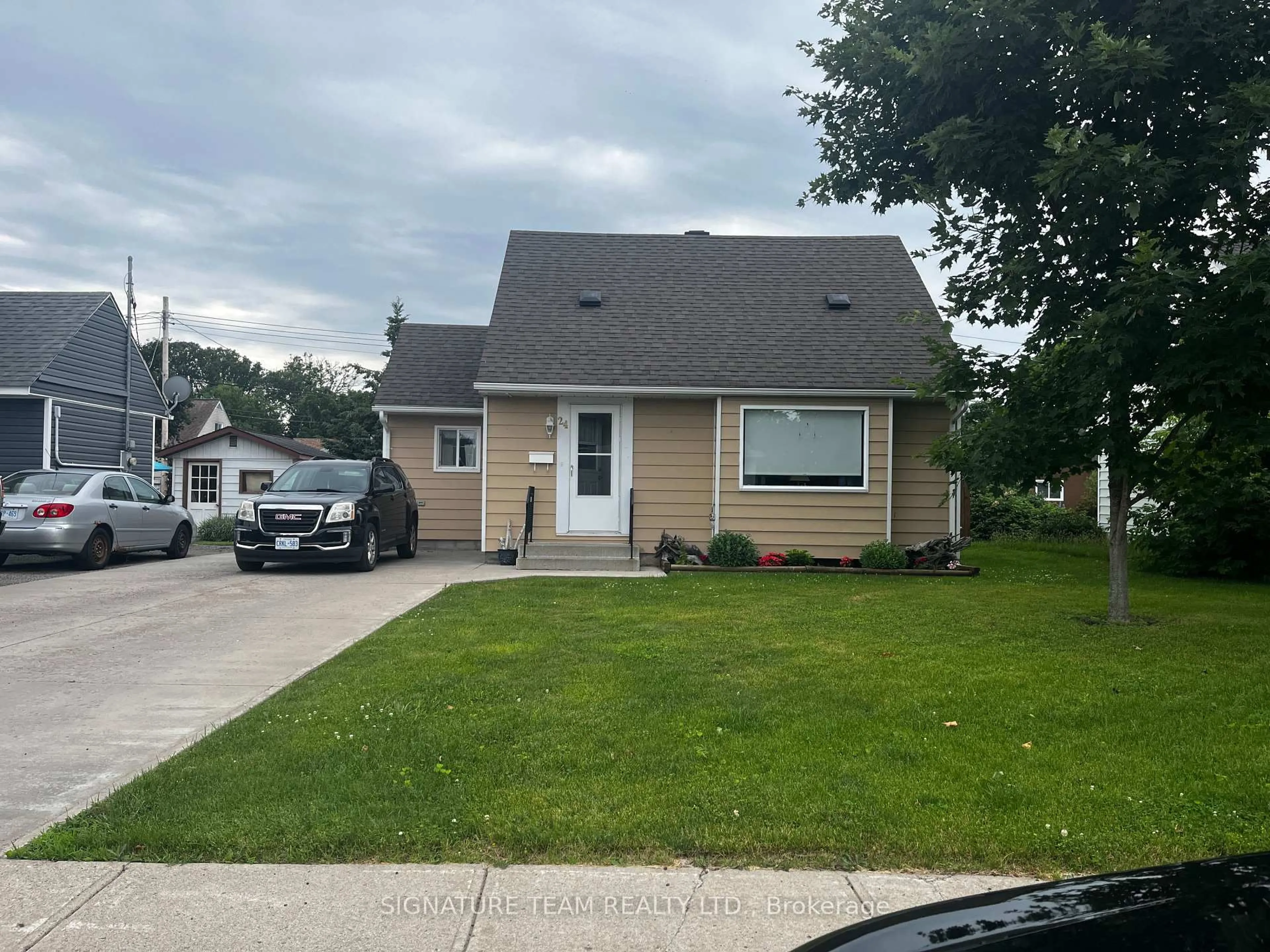Unknown for 24 Peter St, Renfrew Ontario K7V 1H8