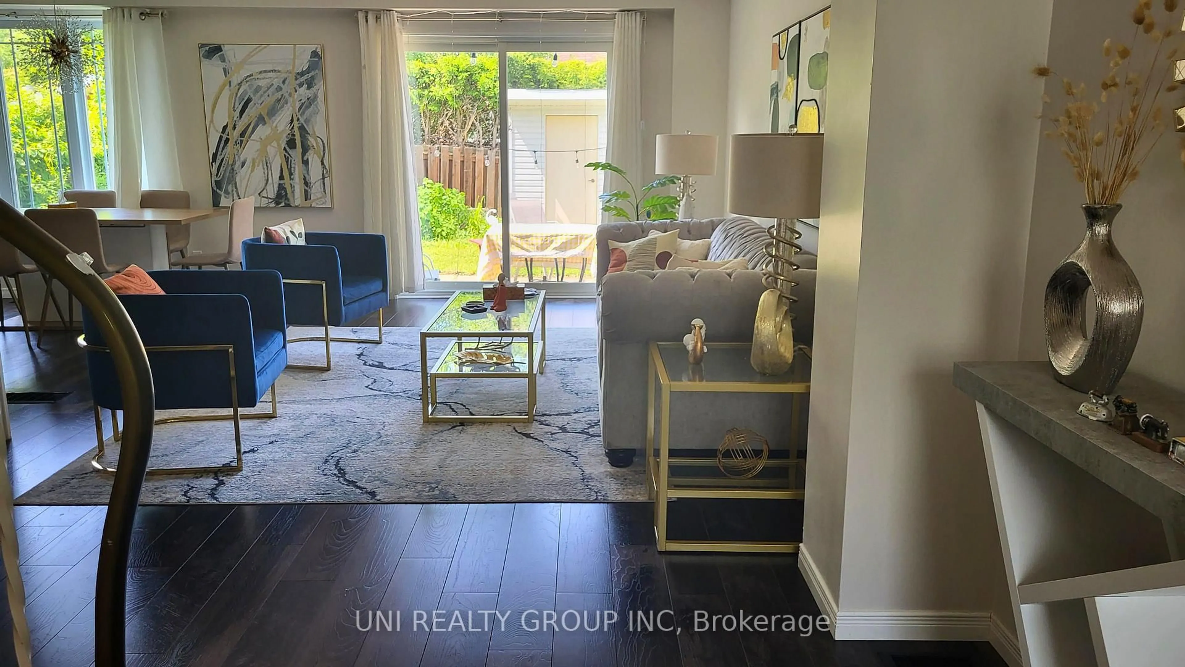 Indoor entryway for 45 GRADY Cres, Ottawa Ontario K2H 5S2
