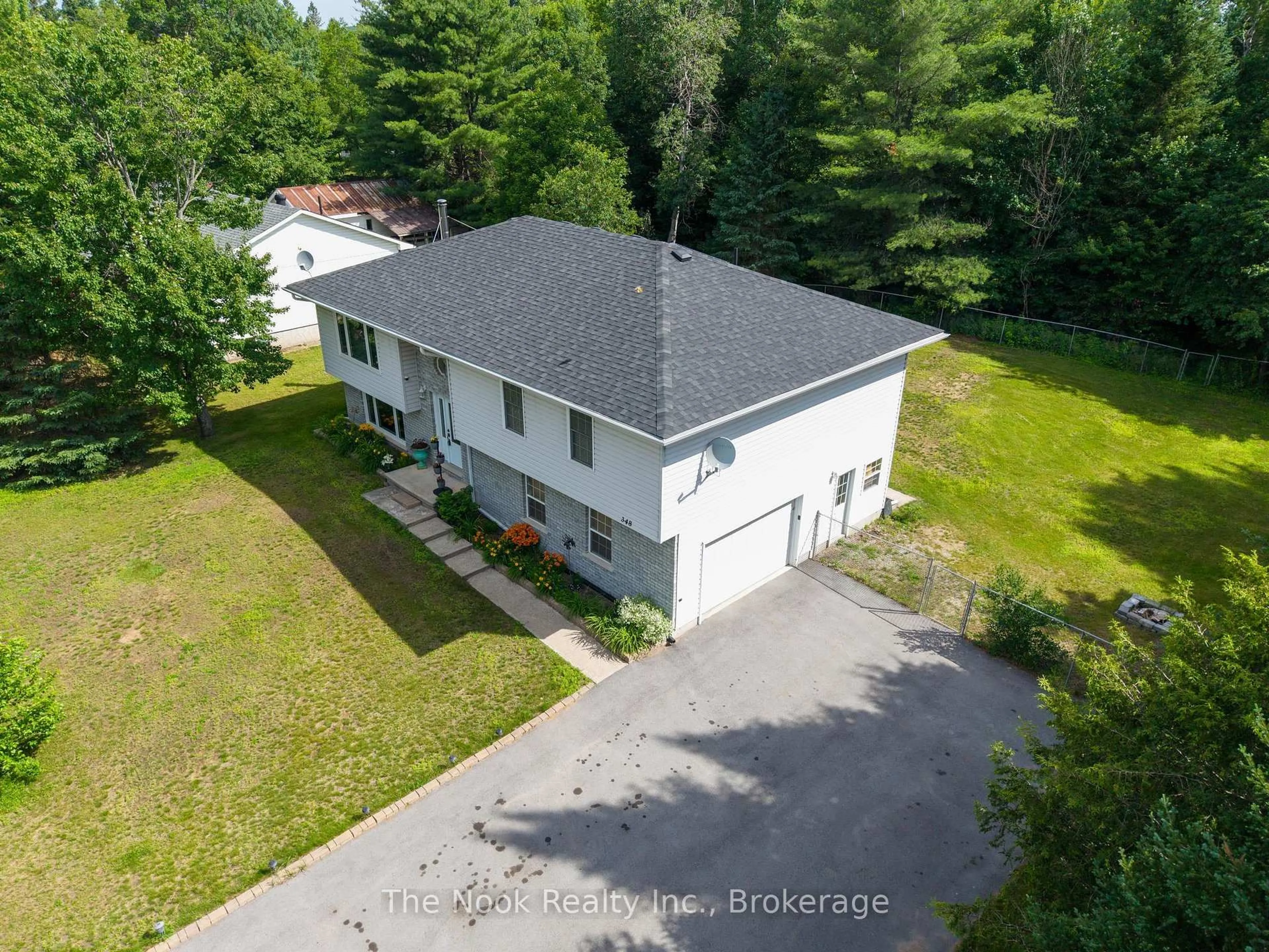 A pic from outside/outdoor area/front of a property/back of a property/a pic from drone, building for 348 Chemaushgon Rd, Bancroft Ontario K0L 1C0