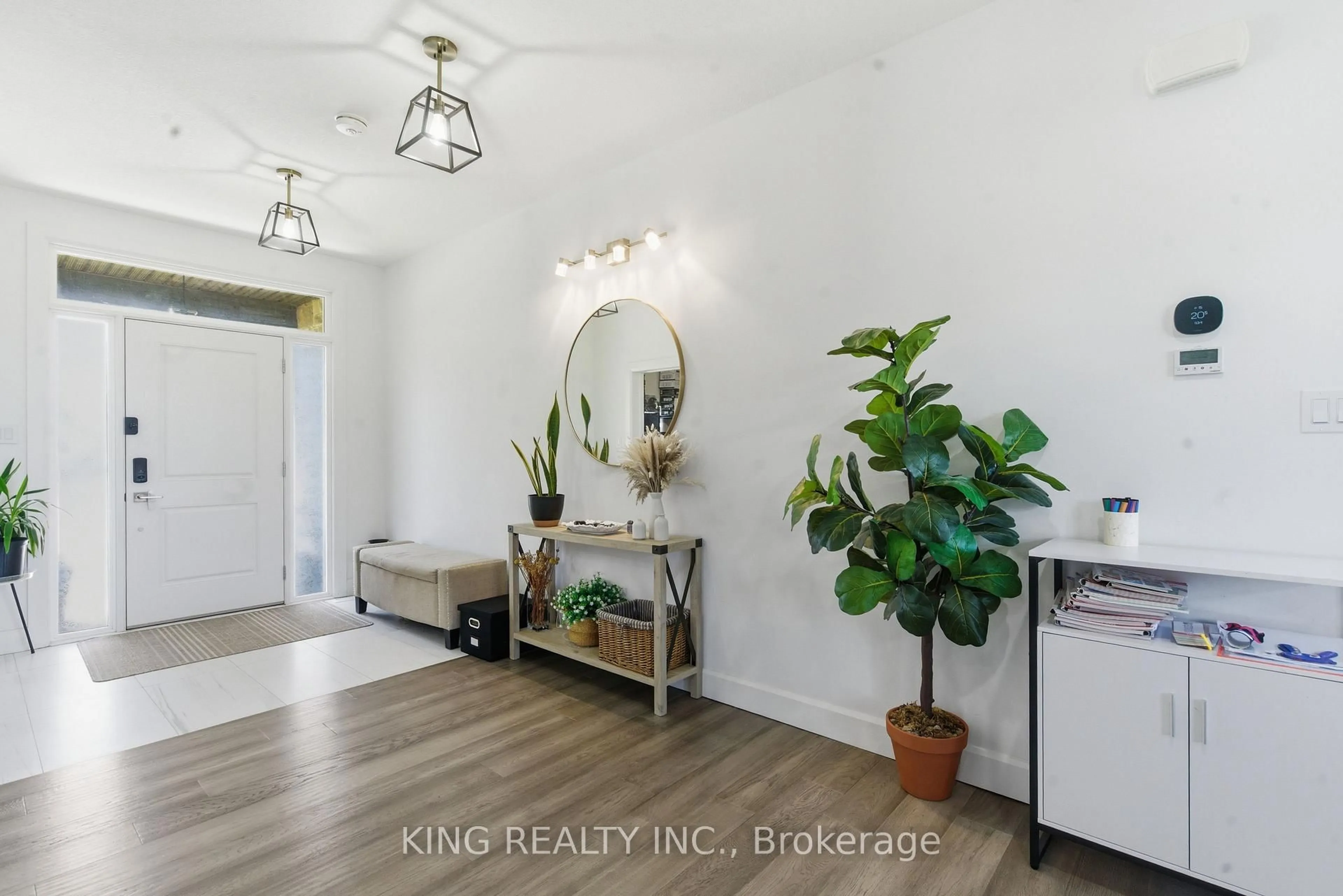 Indoor entryway for 200 BOARDWALK Way, Thames Centre Ontario N0L 1G2
