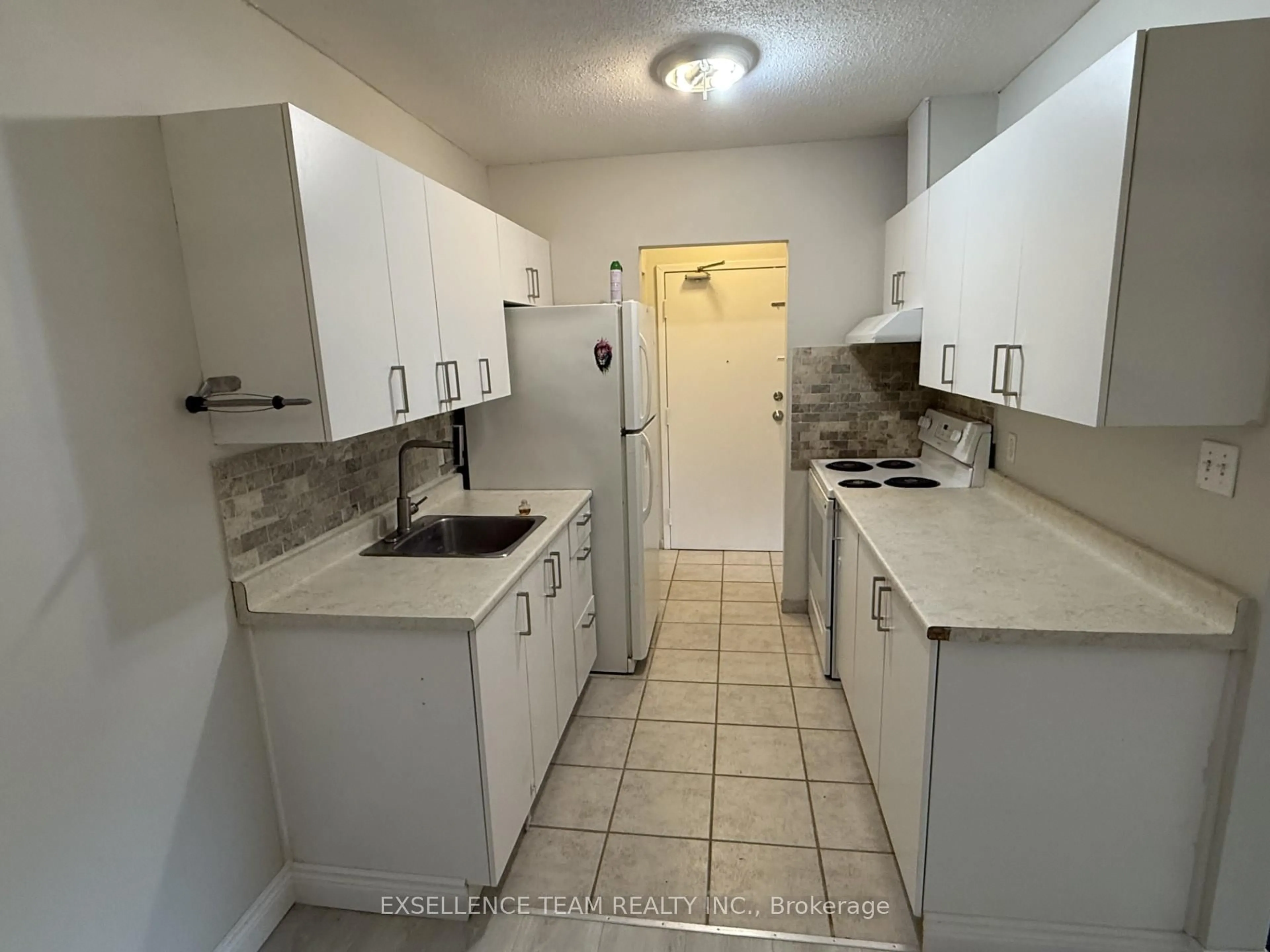 Standard kitchen, ceramic/tile floor for 65 Race St #3, Cornwall Ontario K6H 1G7