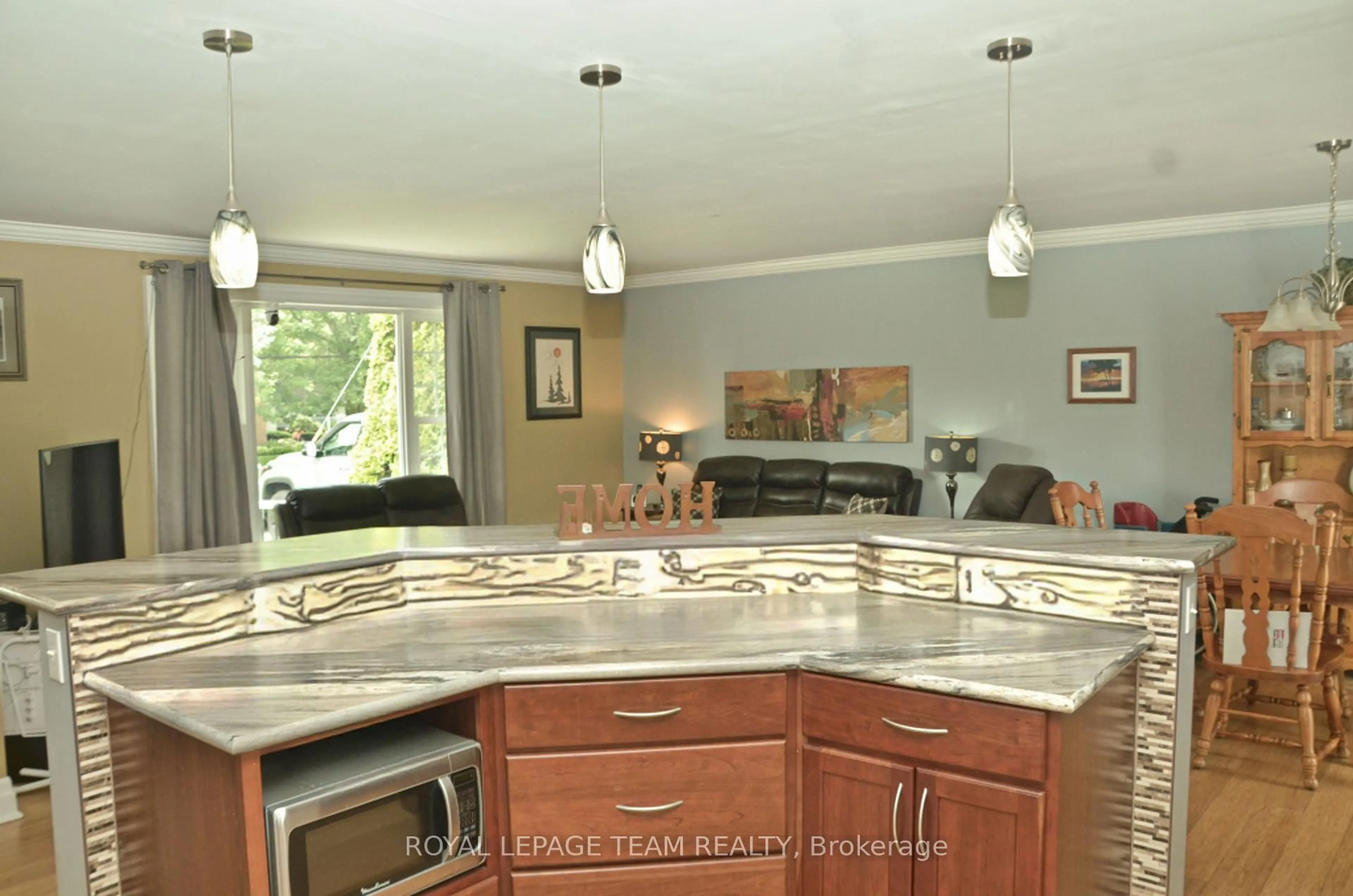 Open concept kitchen, ceramic/tile floor for 12078 Lakeshore Dr, South Dundas Ontario K0C 1X0