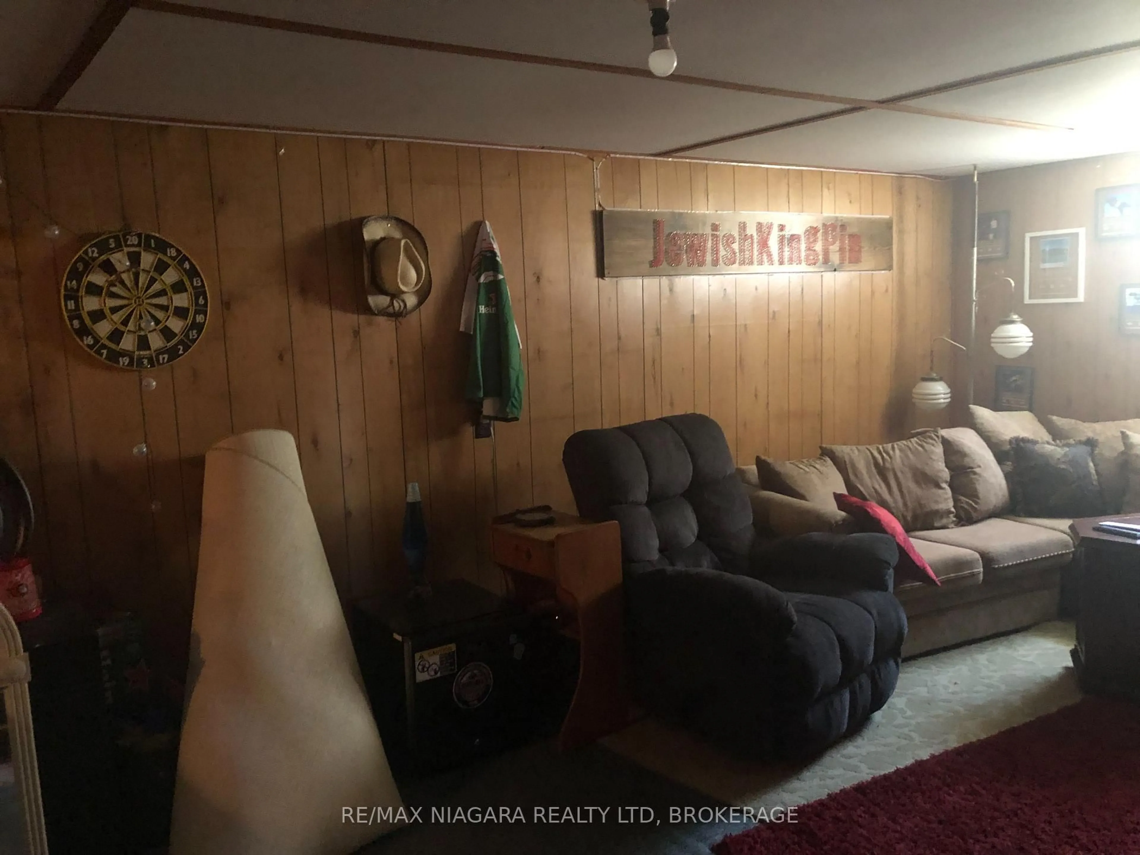 A pic of a room for 97 Shakespeare Ave, St. Catharines Ontario L2R 6N1