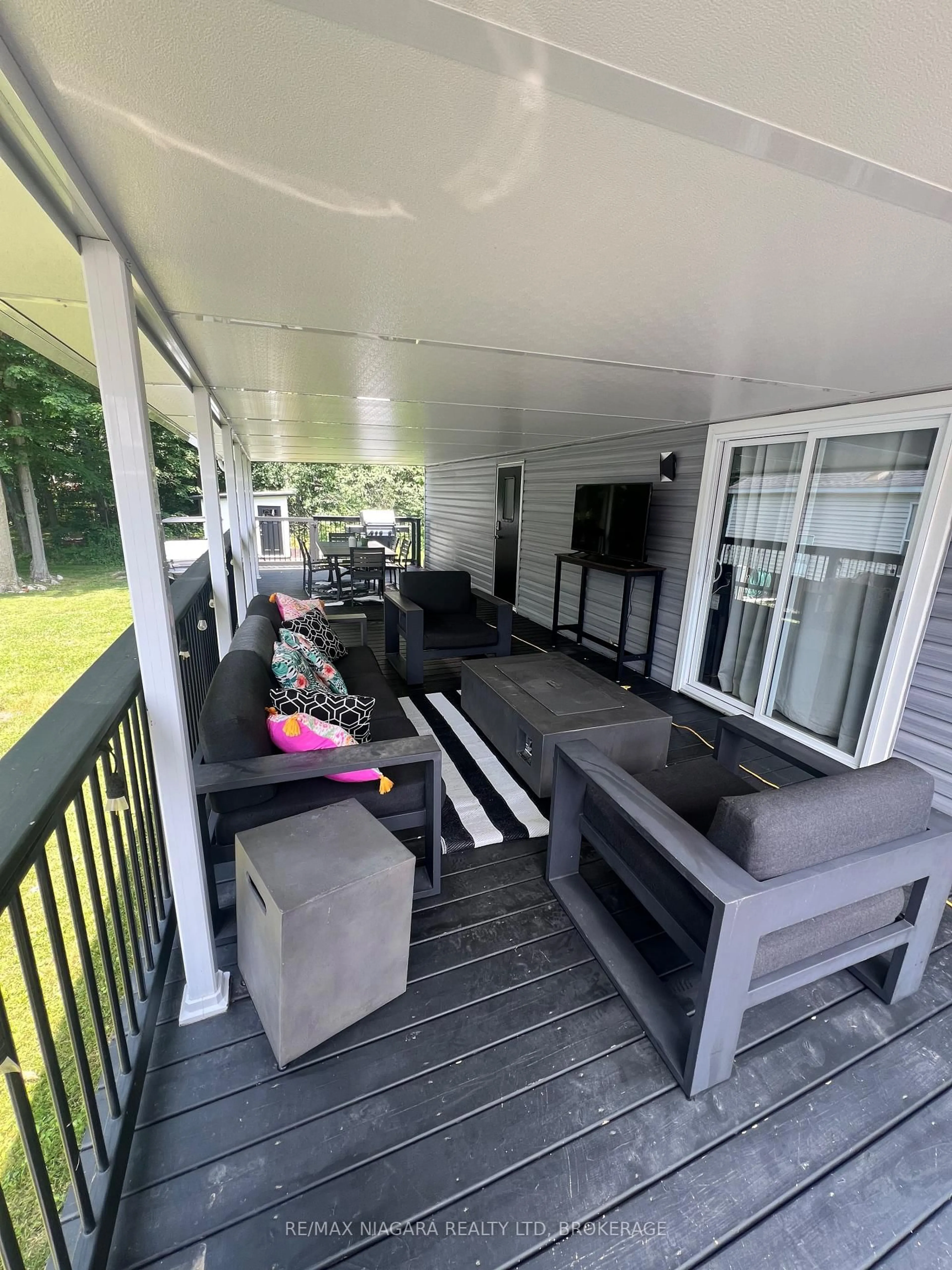 Patio, unknown for 22 Hickory Lane, Port Colborne Ontario L0S 1R0