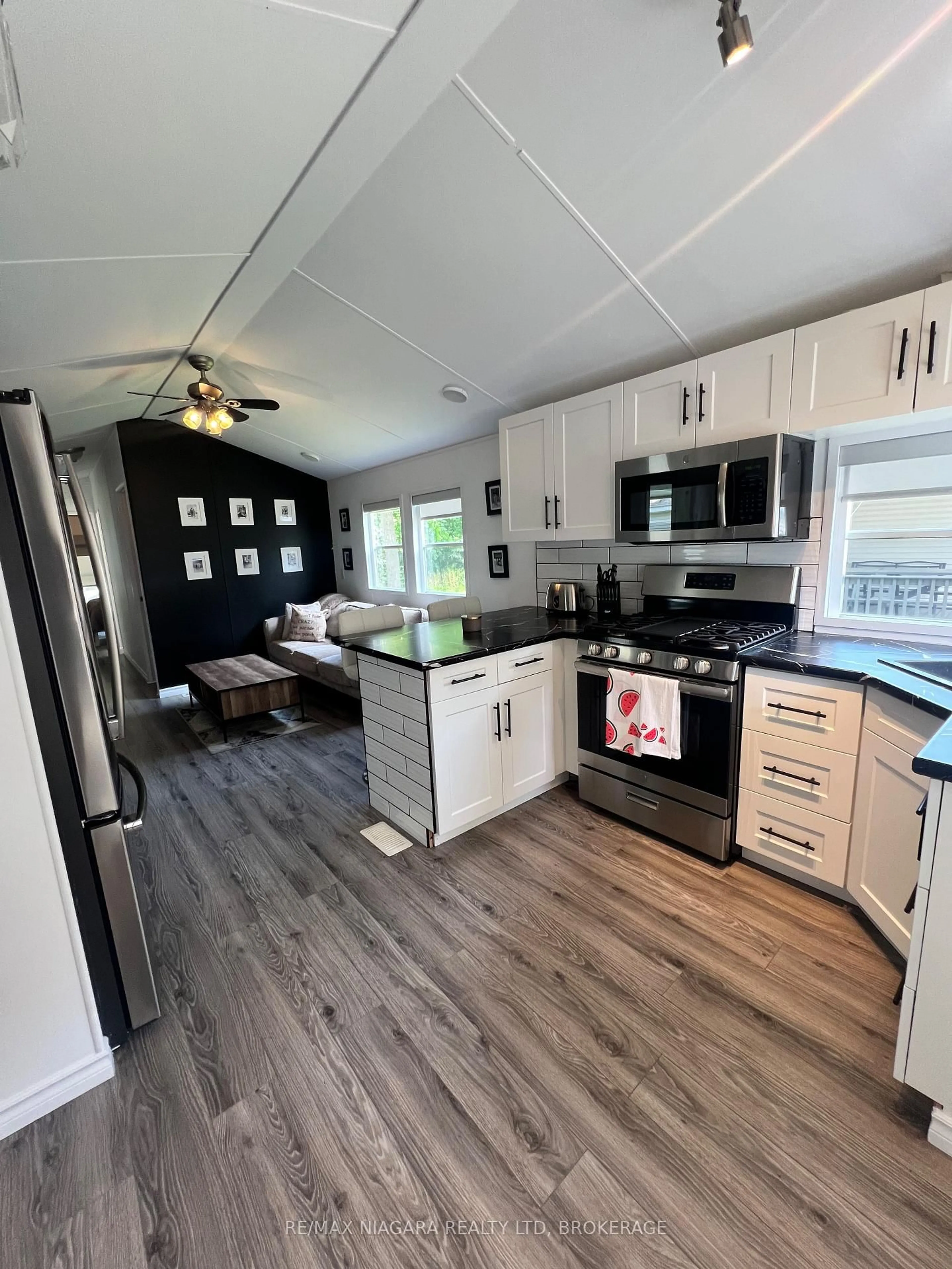 Open concept kitchen, unknown for 22 Hickory Lane, Port Colborne Ontario L0S 1R0