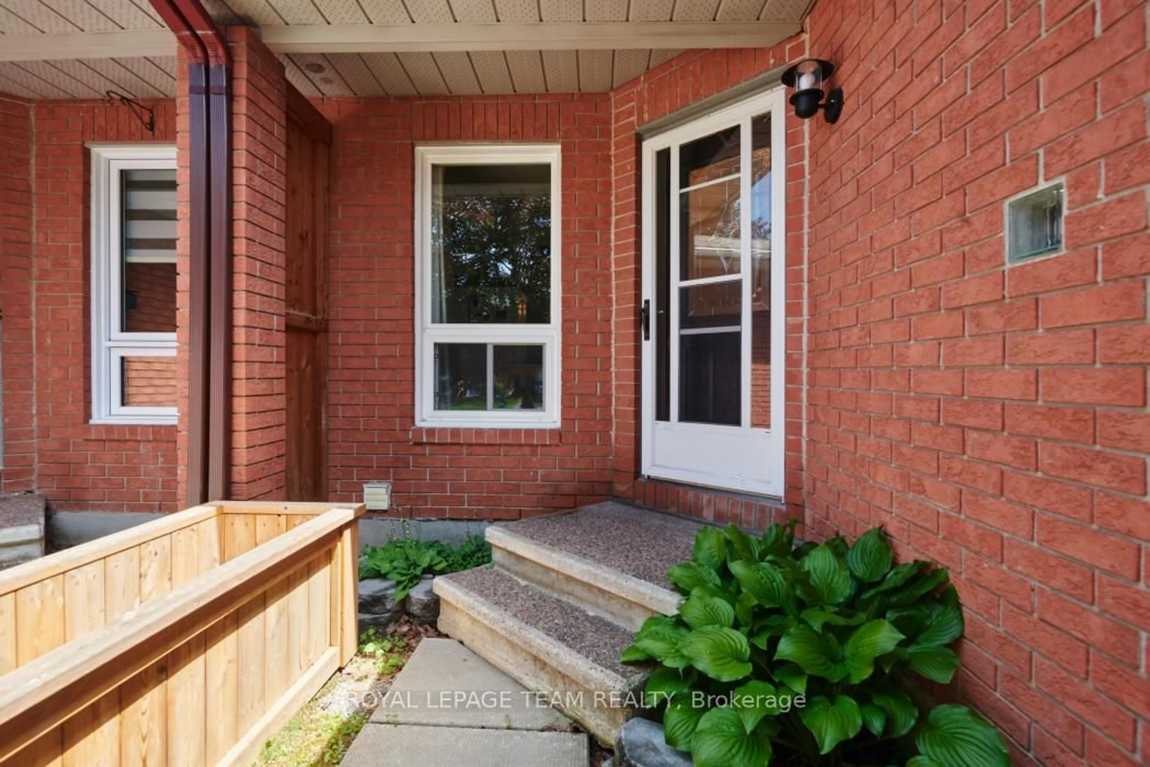 Unknown for 1443 Caravel Cres, Ottawa Ontario K1E 3P5
