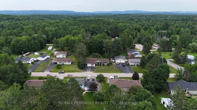 7 Martin St, Chalk River 5