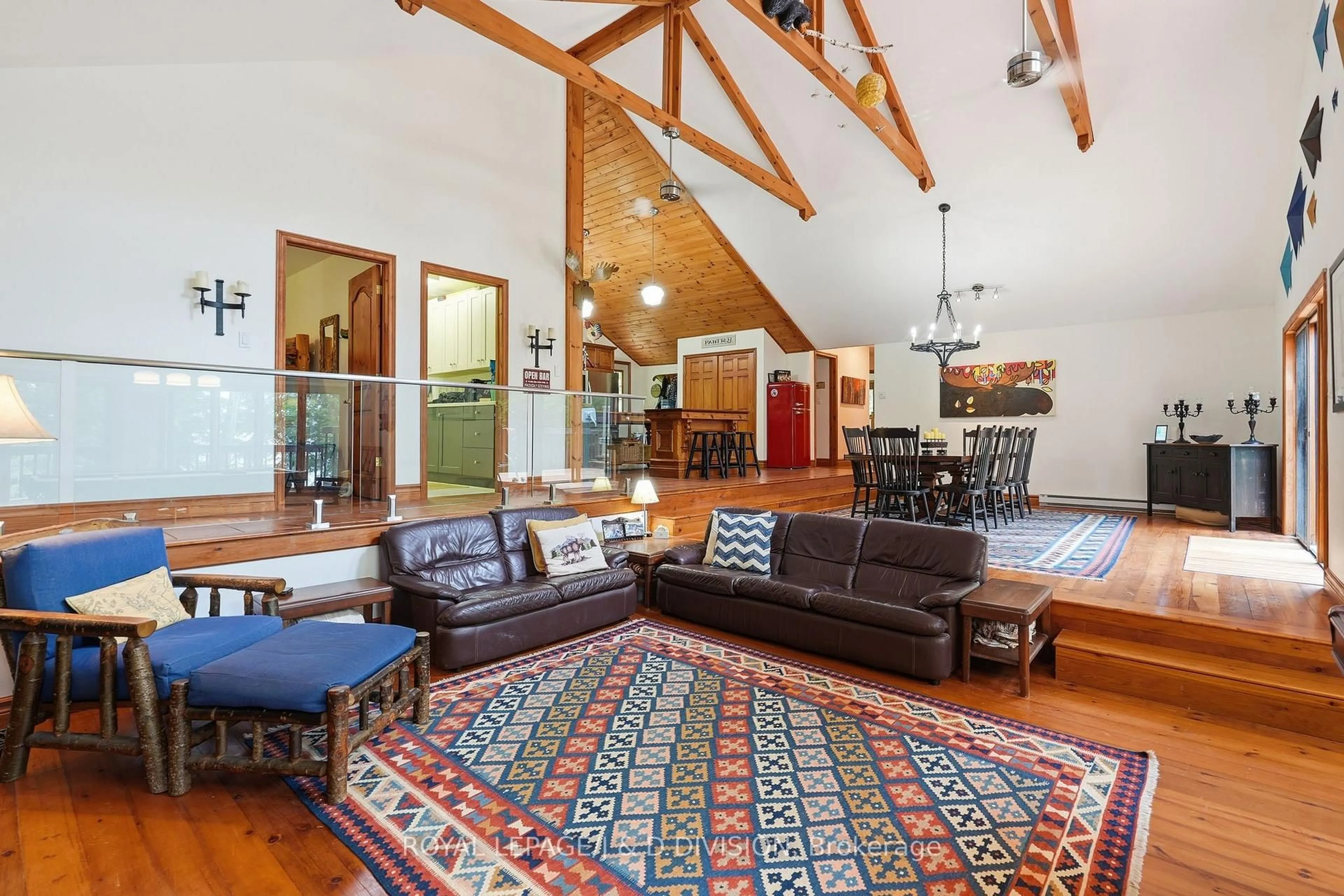 Indoor foyer for 186 Blackstone Lake, Water, The Archipelago Ontario P2A 0B7