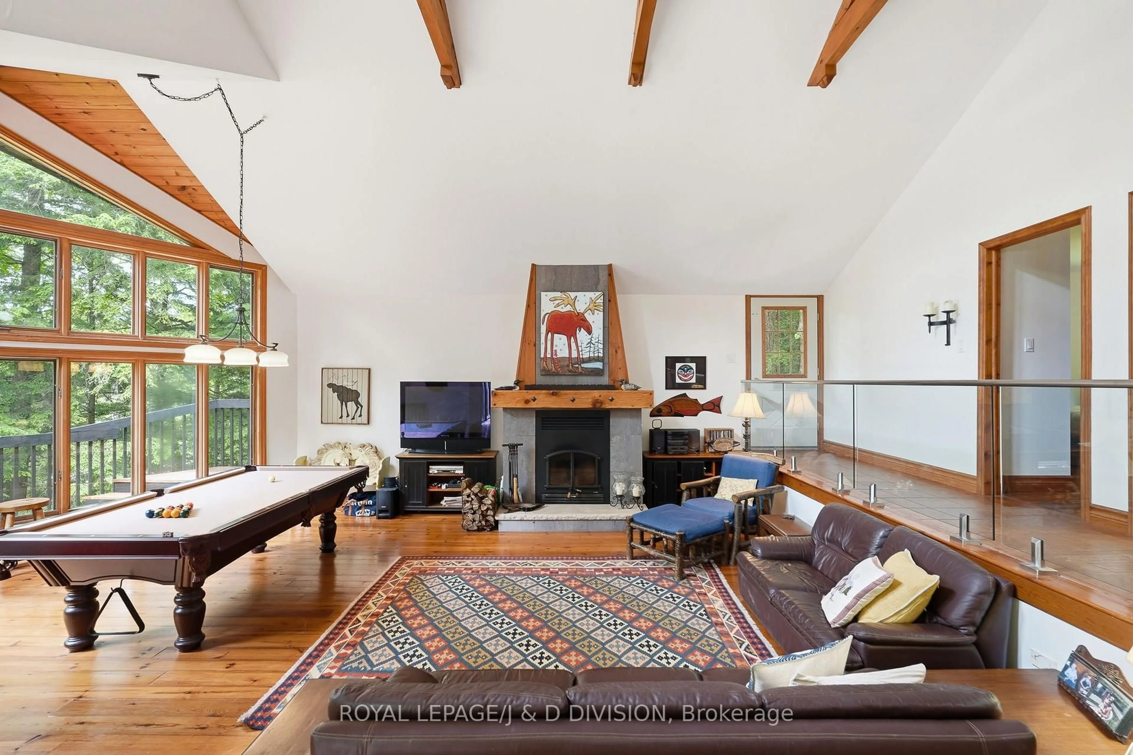Living room with furniture, unknown for 186 Blackstone Lake, Water, The Archipelago Ontario P2A 0B7