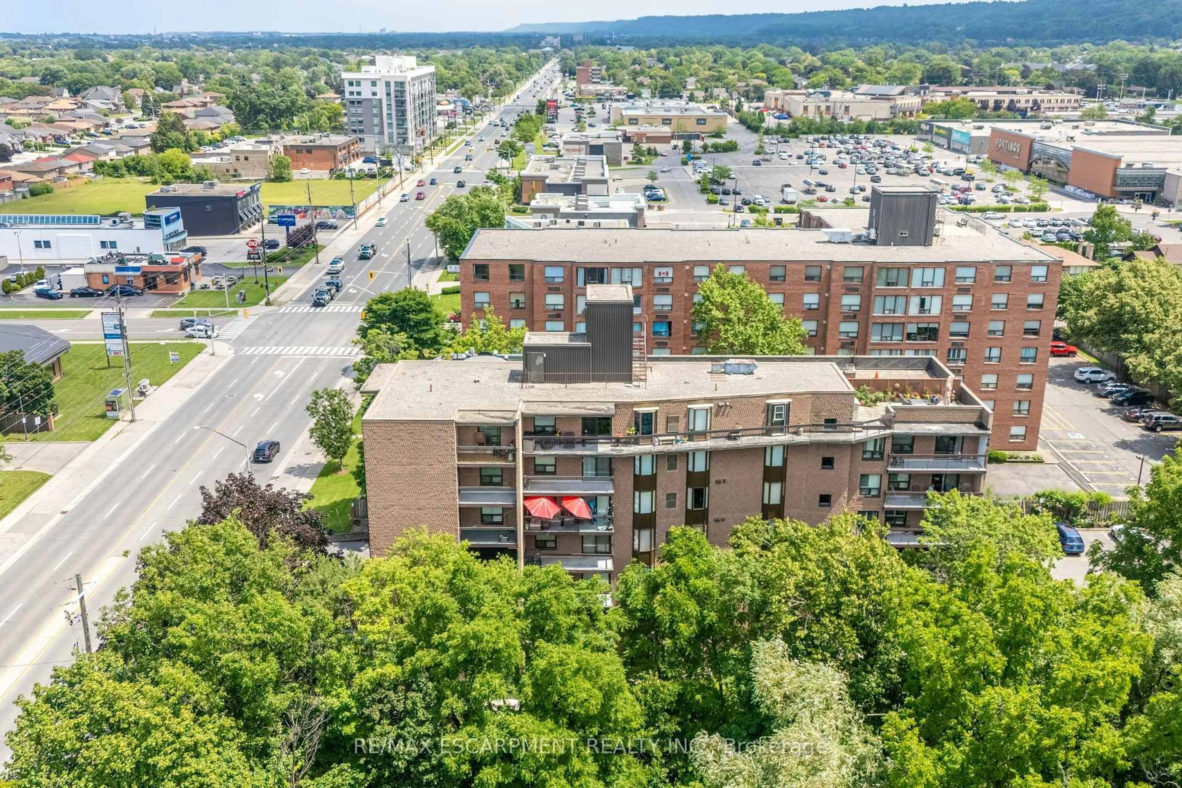 A pic from outside/outdoor area/front of a property/back of a property/a pic from drone, city buildings view from balcony for 966 Queenston Rd #204, Hamilton Ontario L8G 1B7