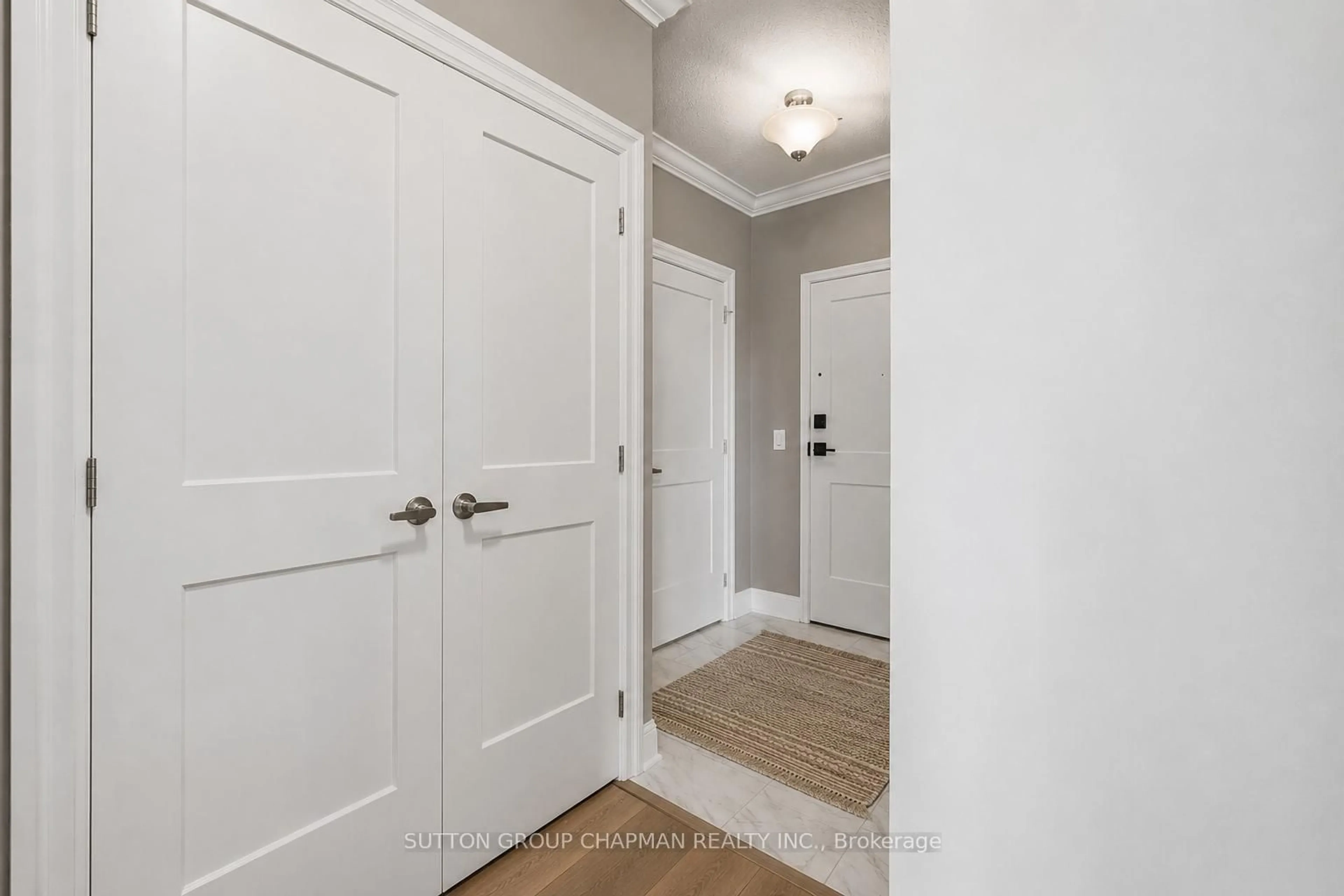 Indoor entryway for 460 Callaway Rd #801, London North Ontario N6G 0Z2
