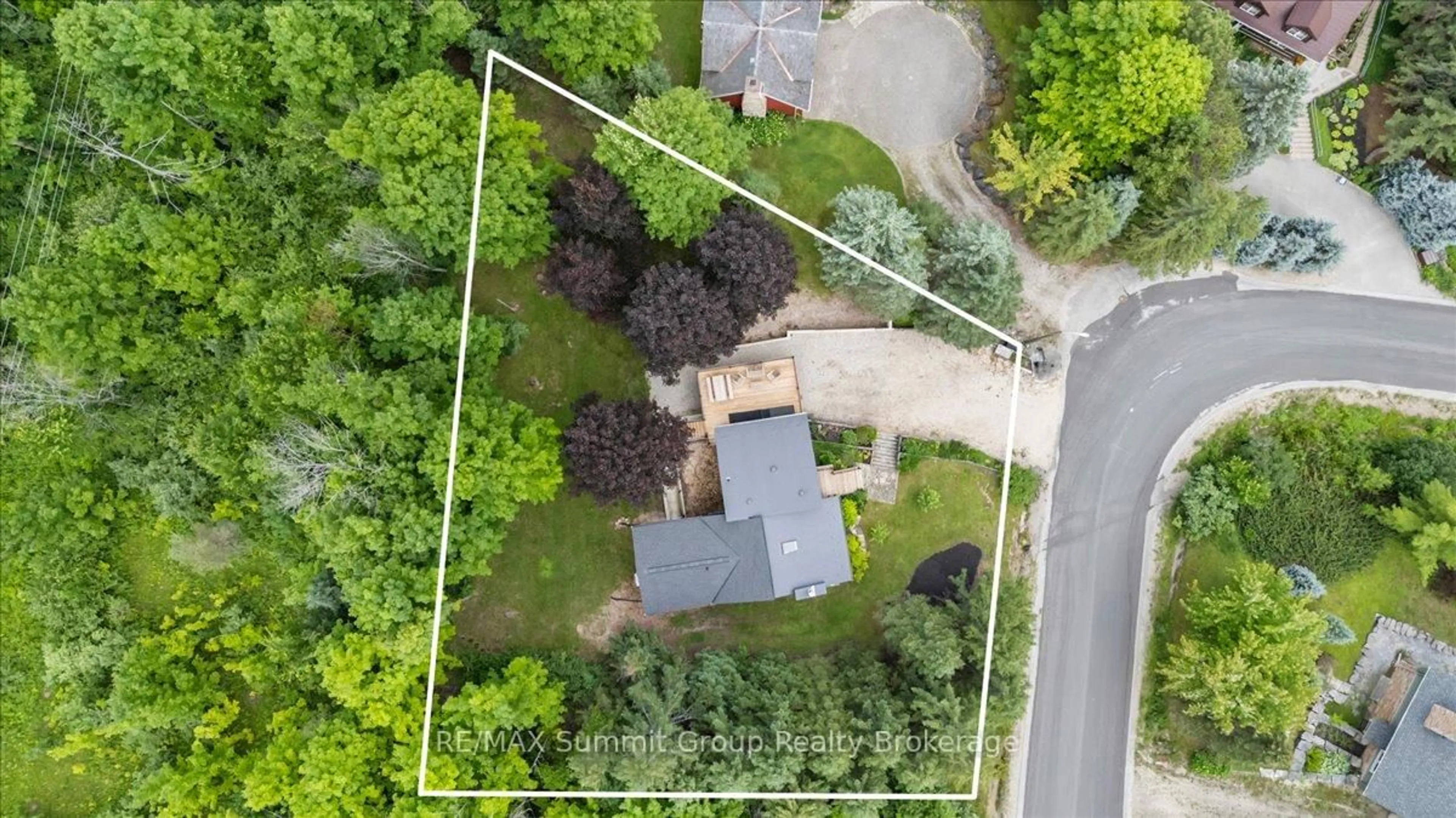 A pic from outside/outdoor area/front of a property/back of a property/a pic from drone, street for 123 Amik Crt, Grey Highlands Ontario N0C 1G0