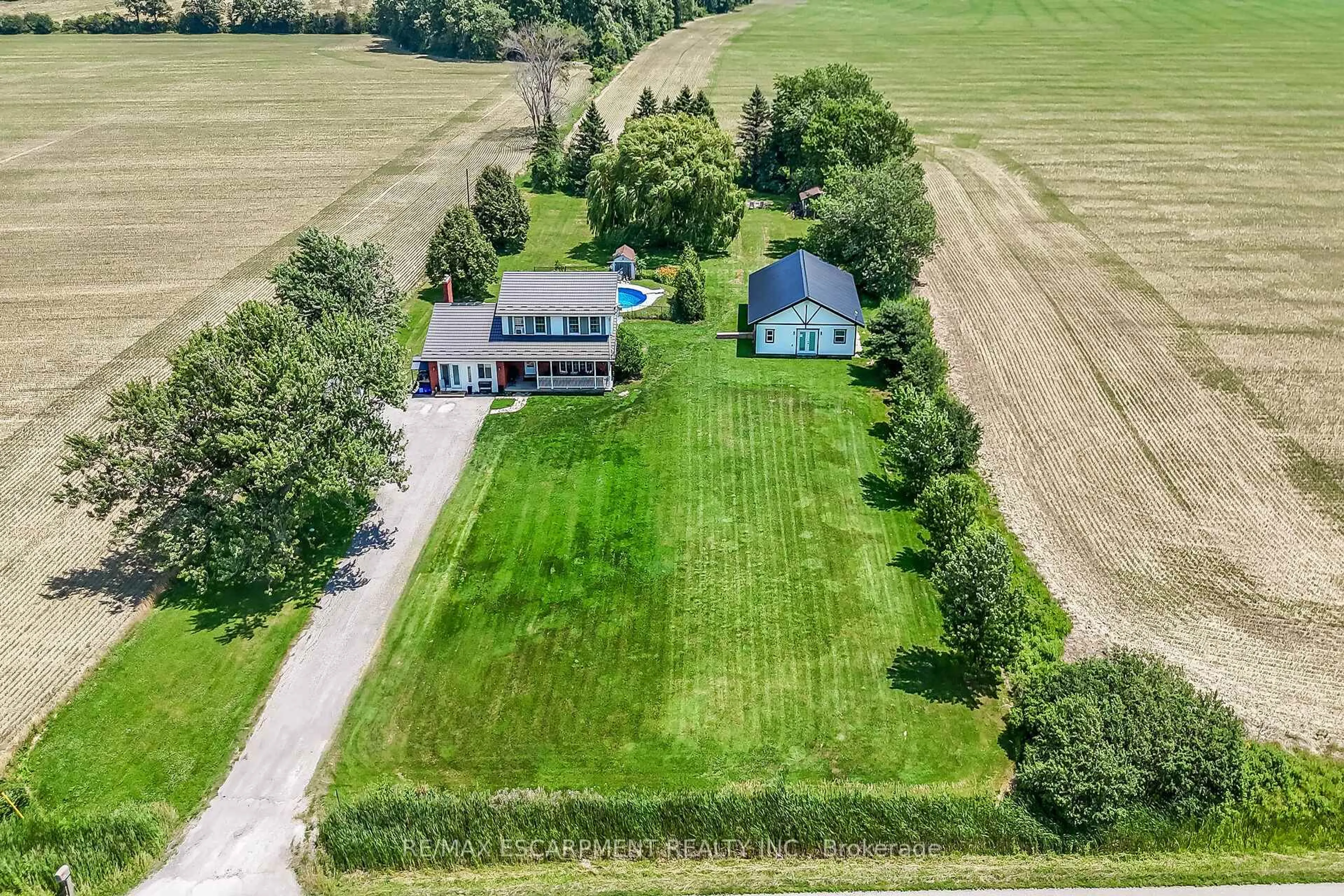 A pic from outside/outdoor area/front of a property/back of a property/a pic from drone, street for 1284 Cheapside Rd, Haldimand Ontario N0A 1J0