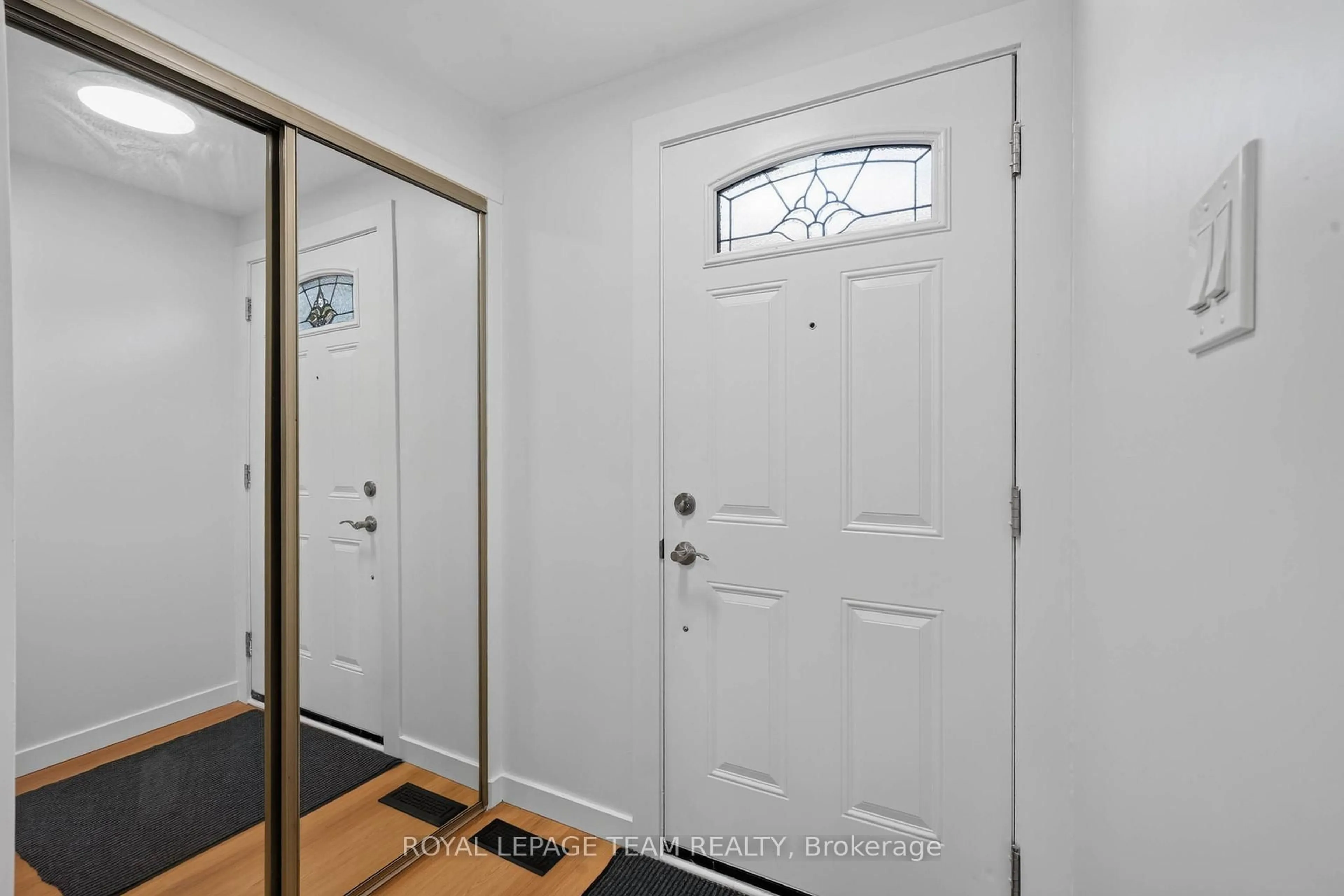 Indoor entryway for 64 Mulvagh Ave, Ottawa Ontario K2E 6M6