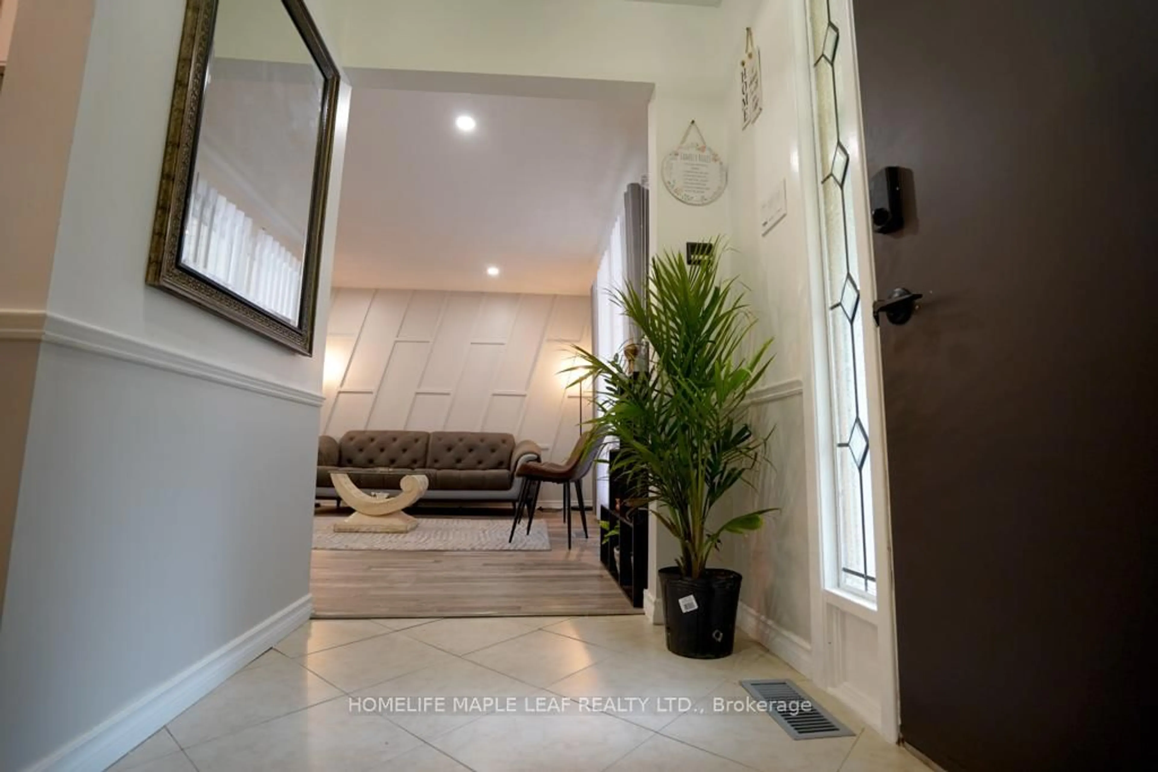 Indoor entryway for 147 Muriel Cres, London South Ontario N6E 2K4