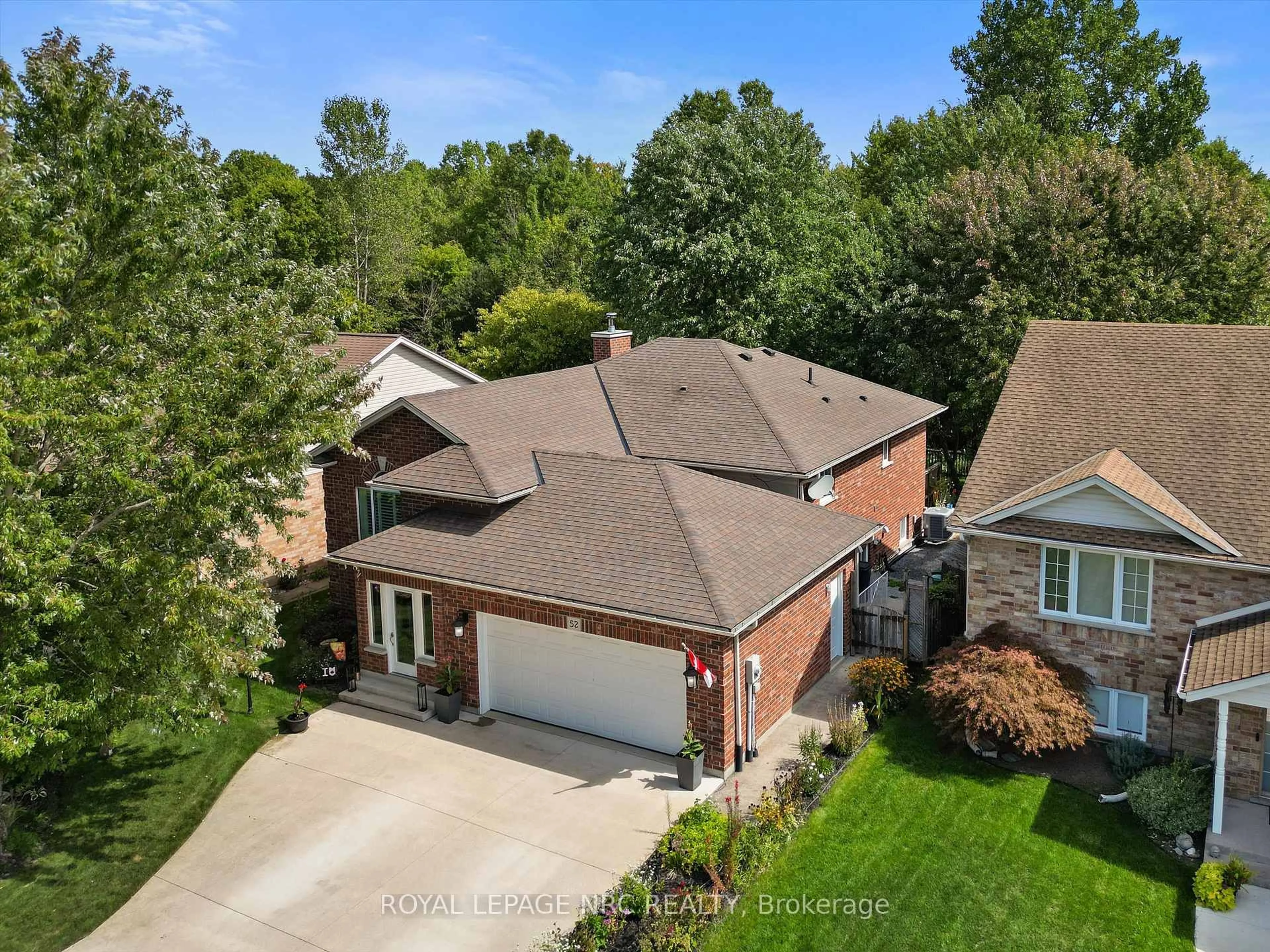 A pic from outside/outdoor area/front of a property/back of a property/a pic from drone, street for 52 Thorold Ave Ave, Thorold Ontario L0S 1K0