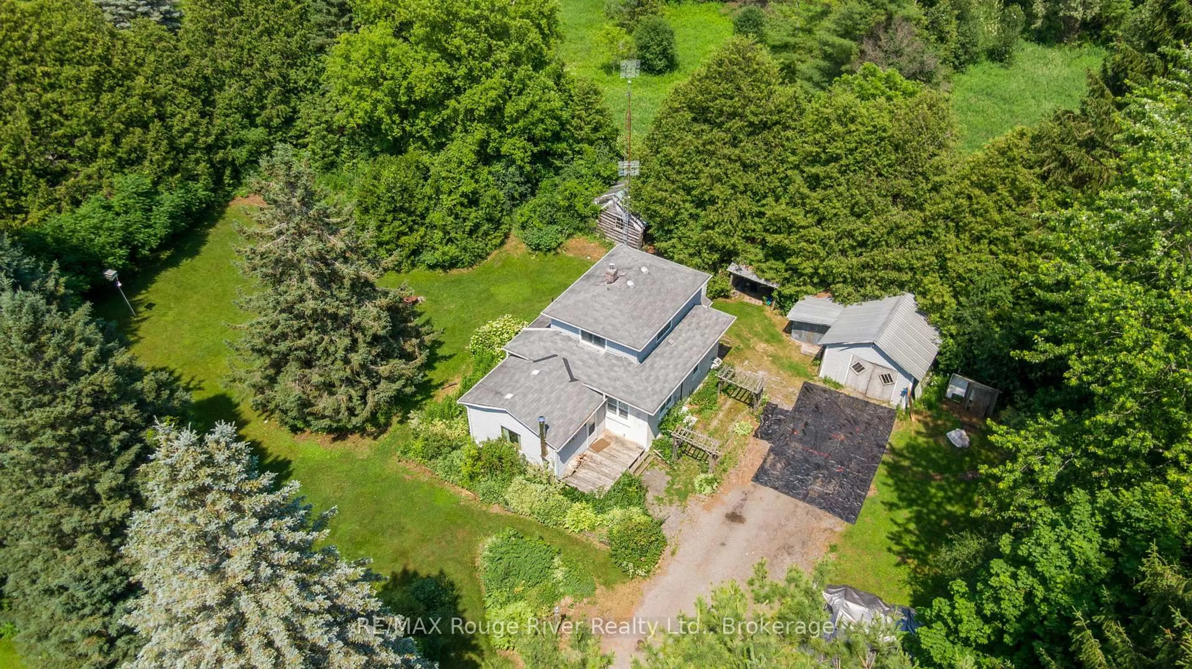 A pic from outside/outdoor area/front of a property/back of a property/a pic from drone, street for 7725 Mill St, Port Hope Ontario L0A 1B0