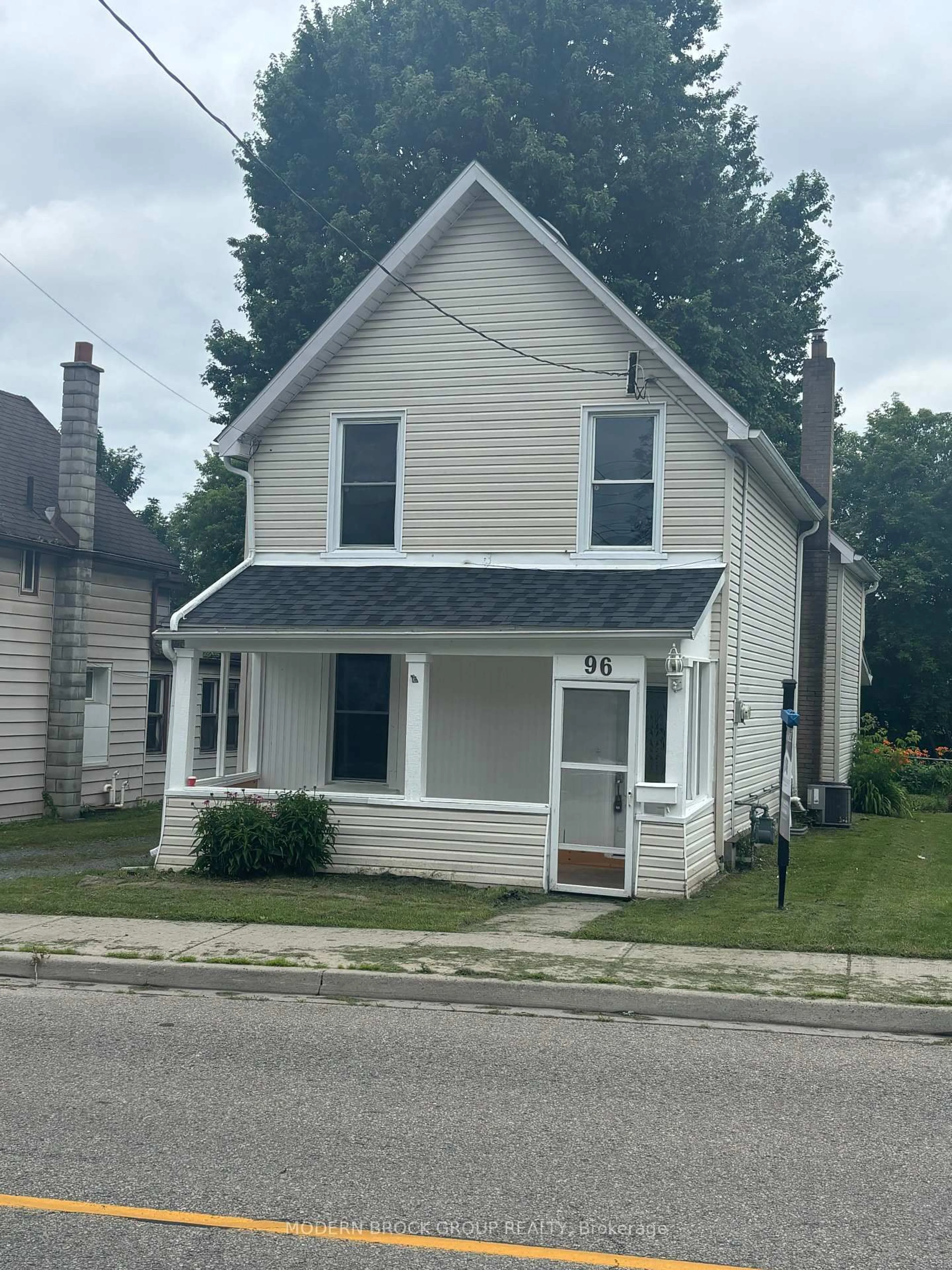 Home with vinyl exterior material, street for 96 Brock St, Brockville Ontario K6V 4G1