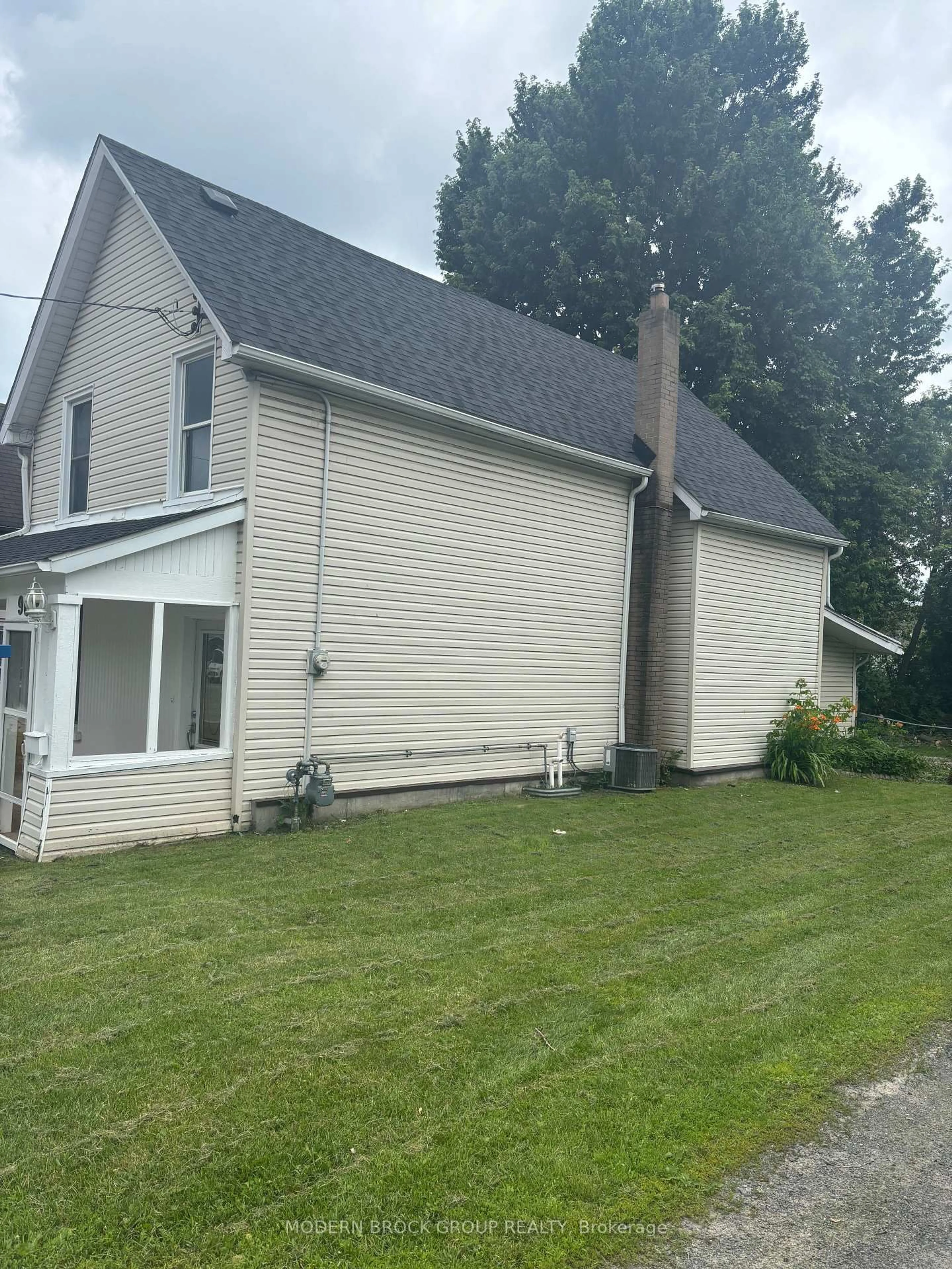 Unknown for 96 Brock St, Brockville Ontario K6V 4G1