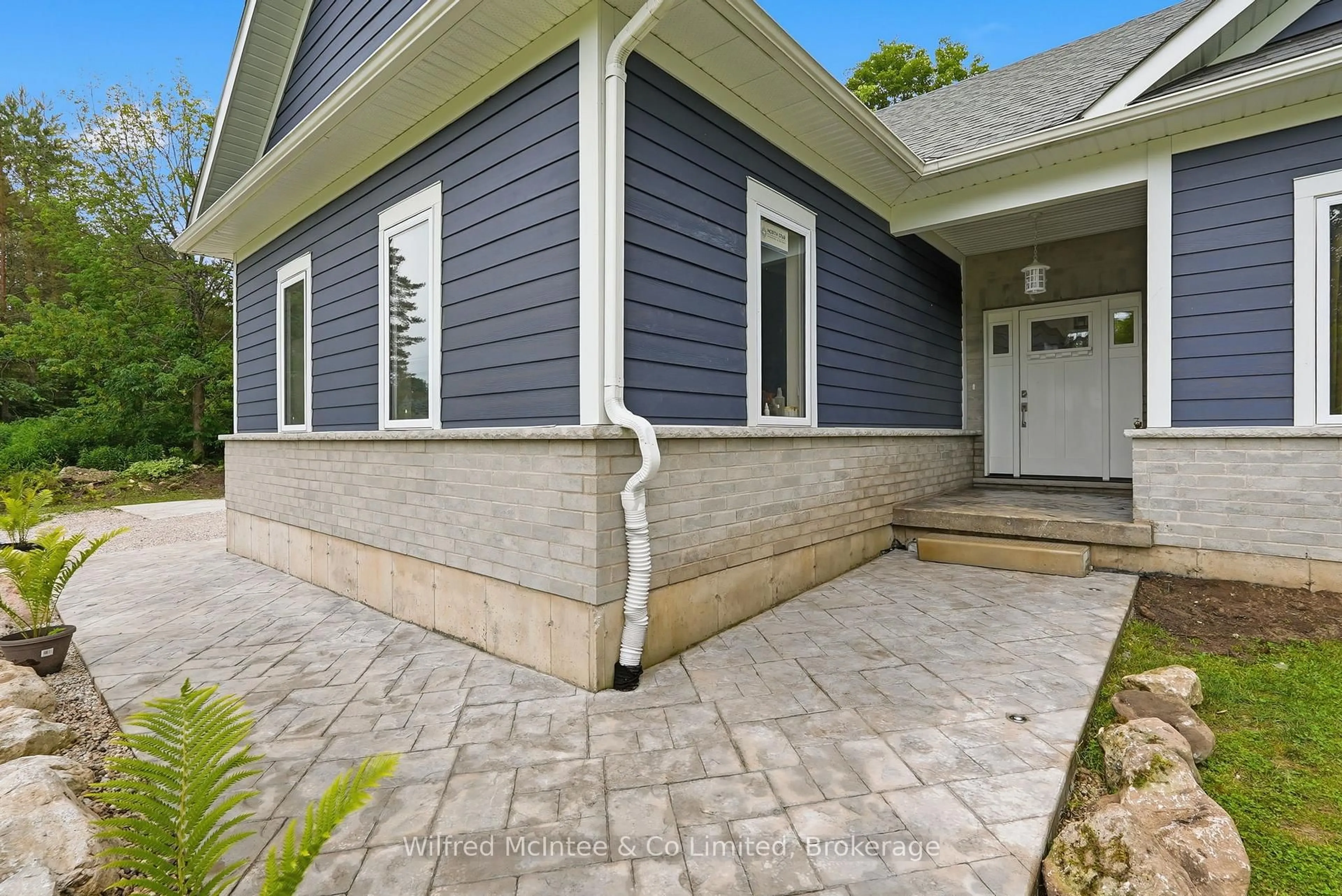 Home with vinyl exterior material, street for 316040 6 Highway, Chatsworth Ontario N0H 2V0