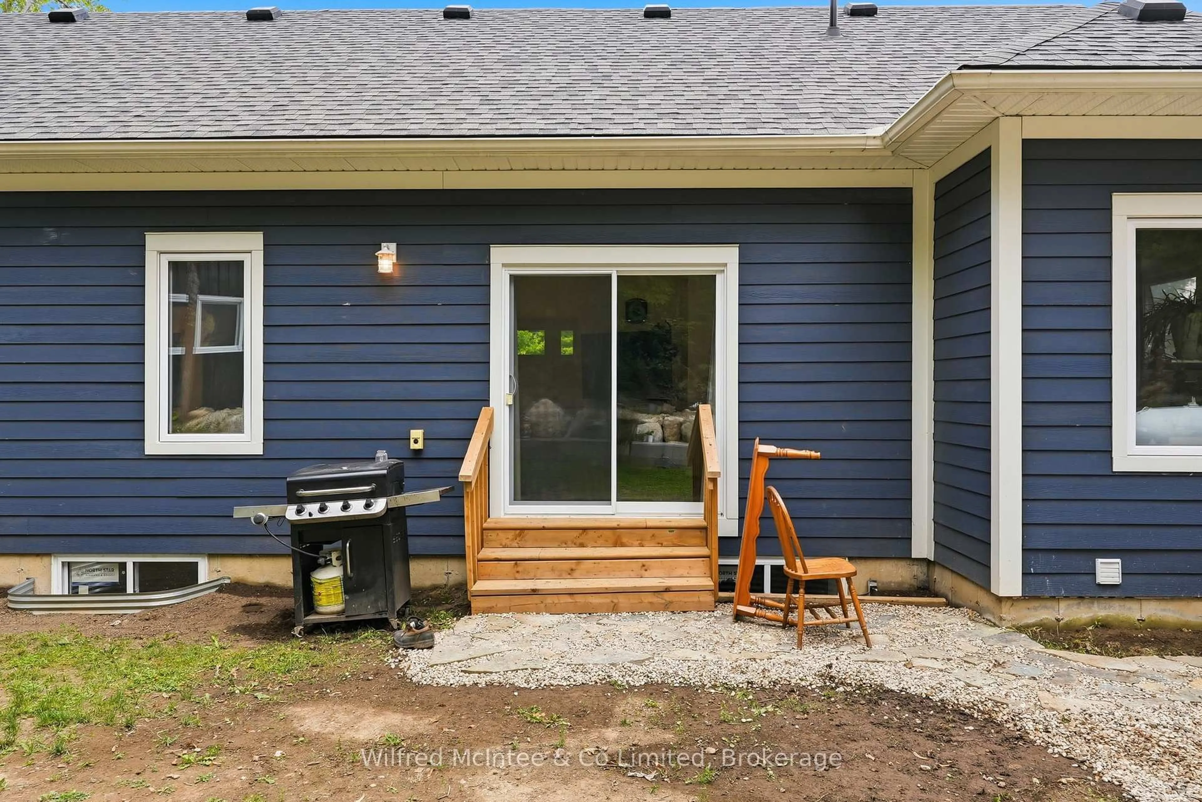 Patio, street for 316040 6 Highway, Chatsworth Ontario N0H 2V0