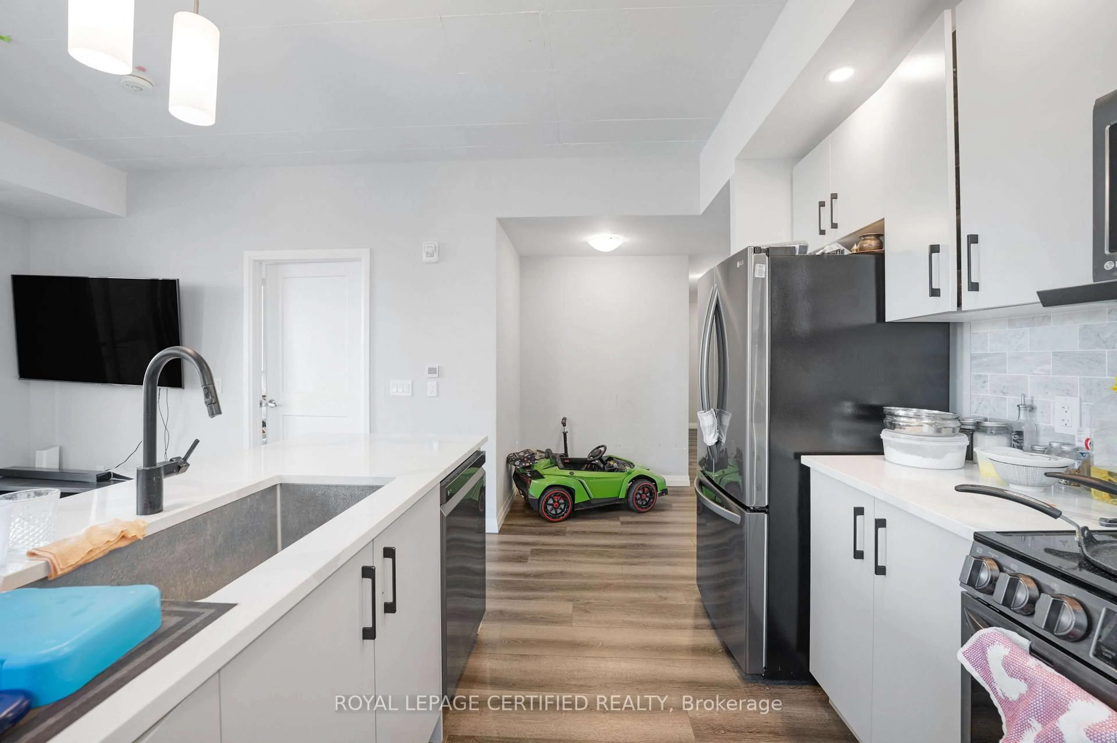 Open concept kitchen, unknown for 108 Garment St #1502, Kitchener Ontario N2G 0E2
