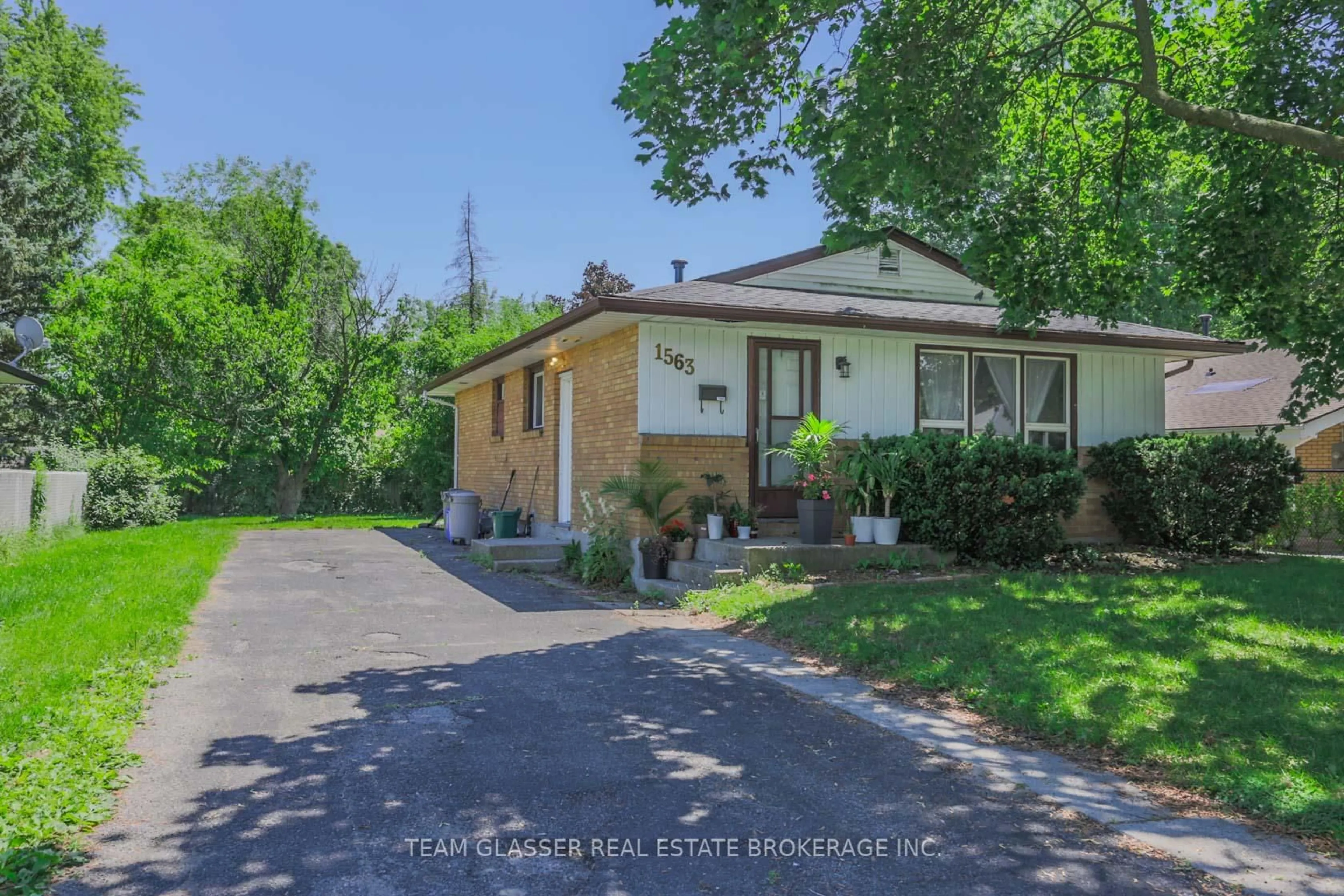 Unknown for 1563 Dale St, London East Ontario N5V 1Y1