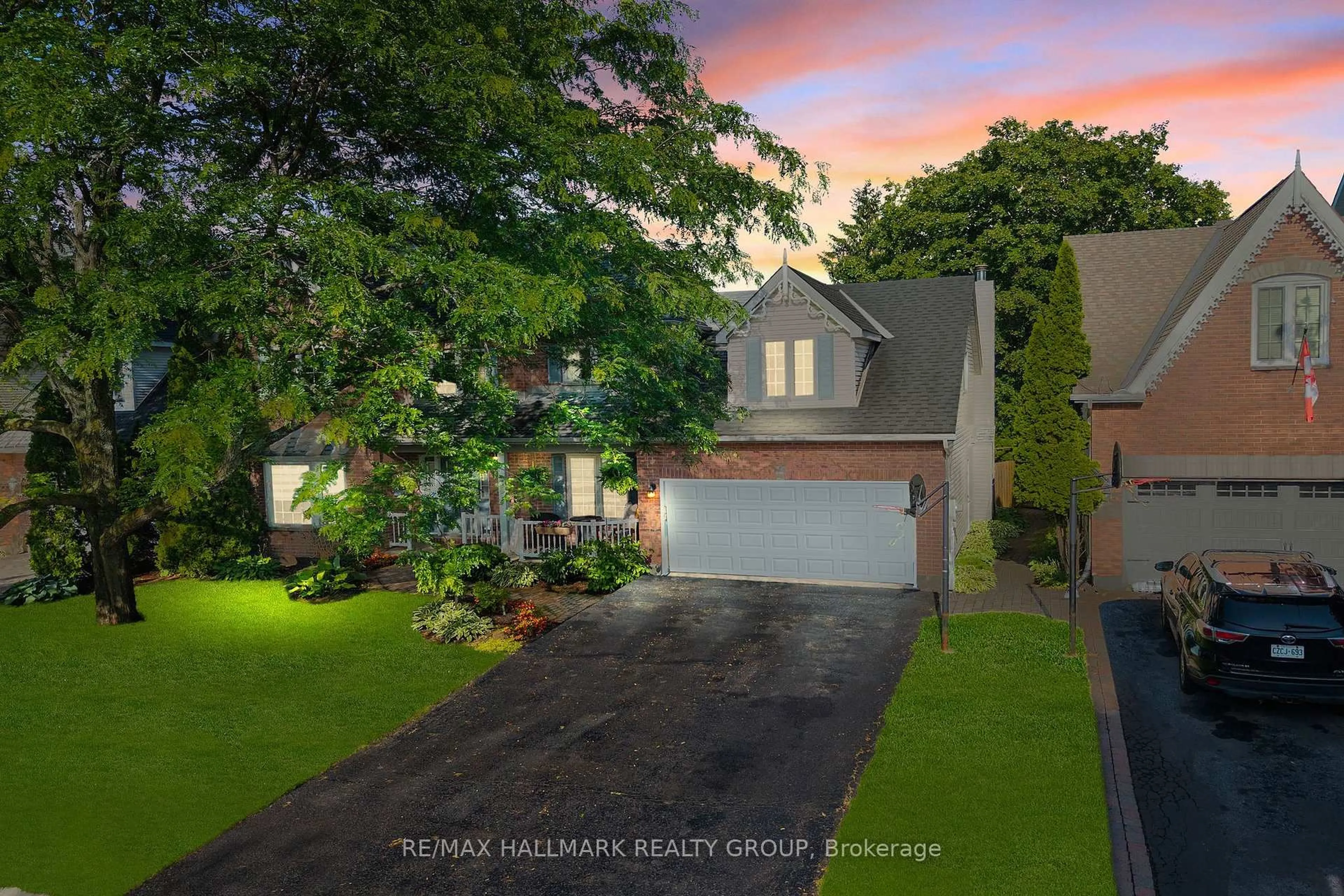 A pic from outside/outdoor area/front of a property/back of a property/a pic from drone, street for 24 Wendell Ave, Stittsville Ontario K2S 1G9