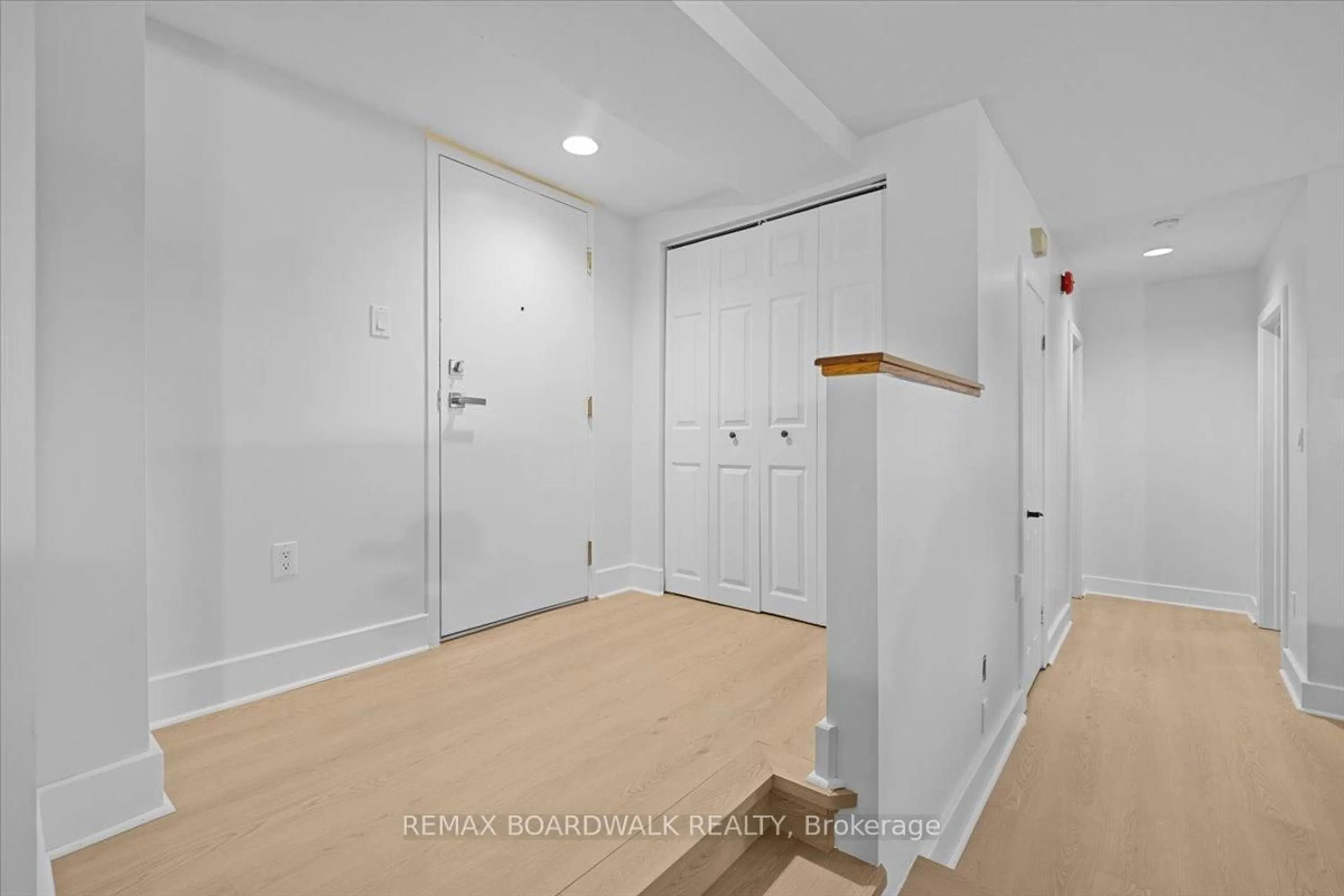 Indoor entryway for 45 Mill St #1, Carleton Place Ontario K7C 1T6