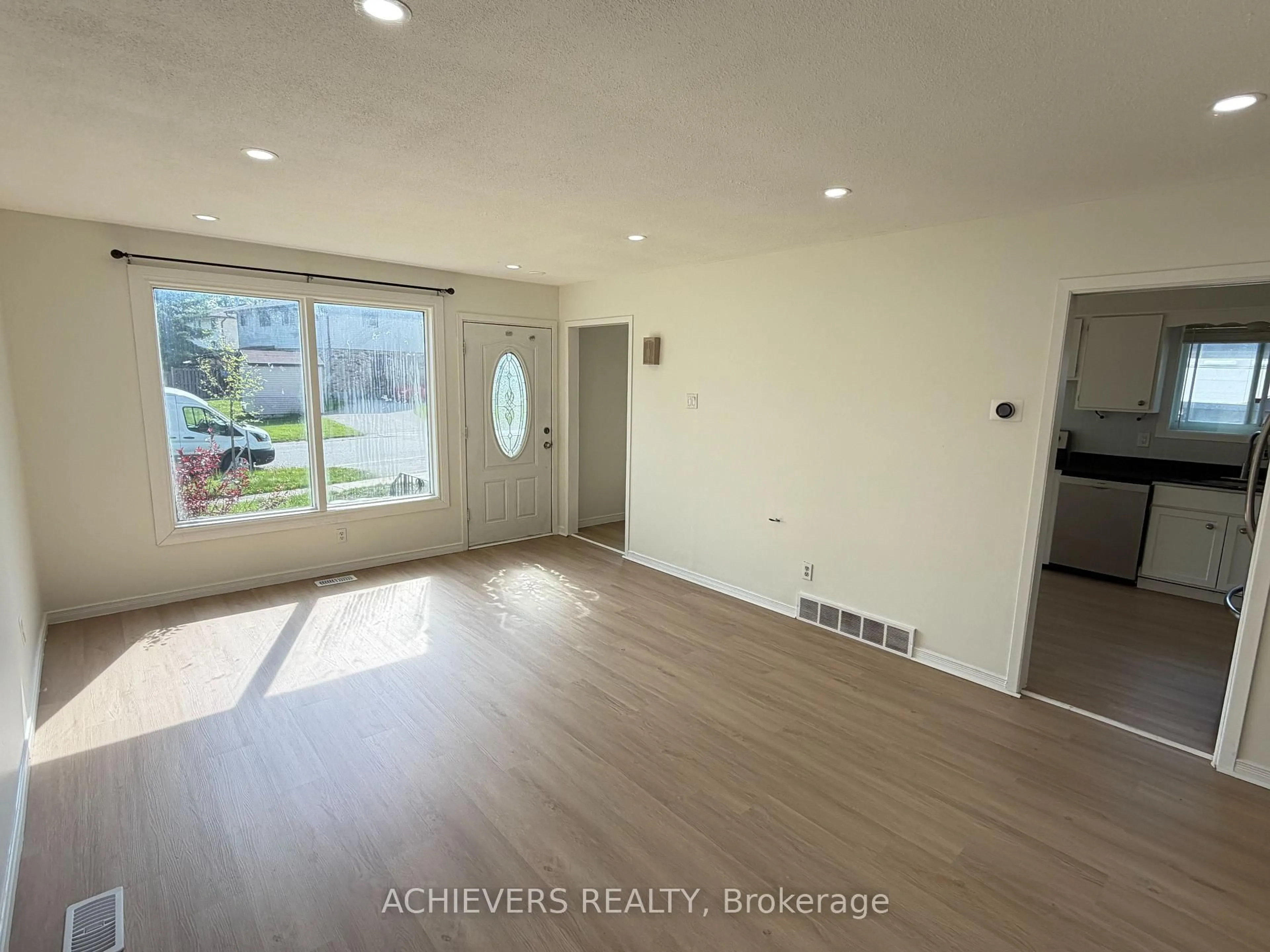 A pic of a room for 176 Culver Cres, London East Ontario N5V 3G7