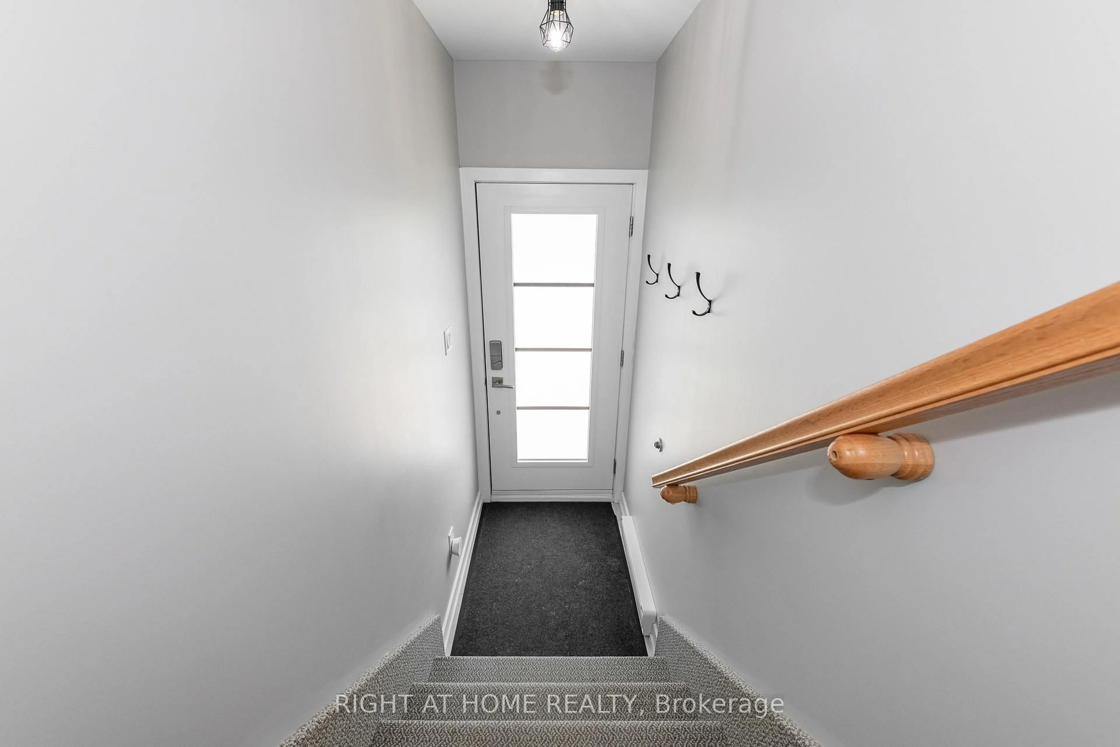 Indoor entryway for 308 Masters Lane #296, Clarence-Rockland Ontario K4K 0L3