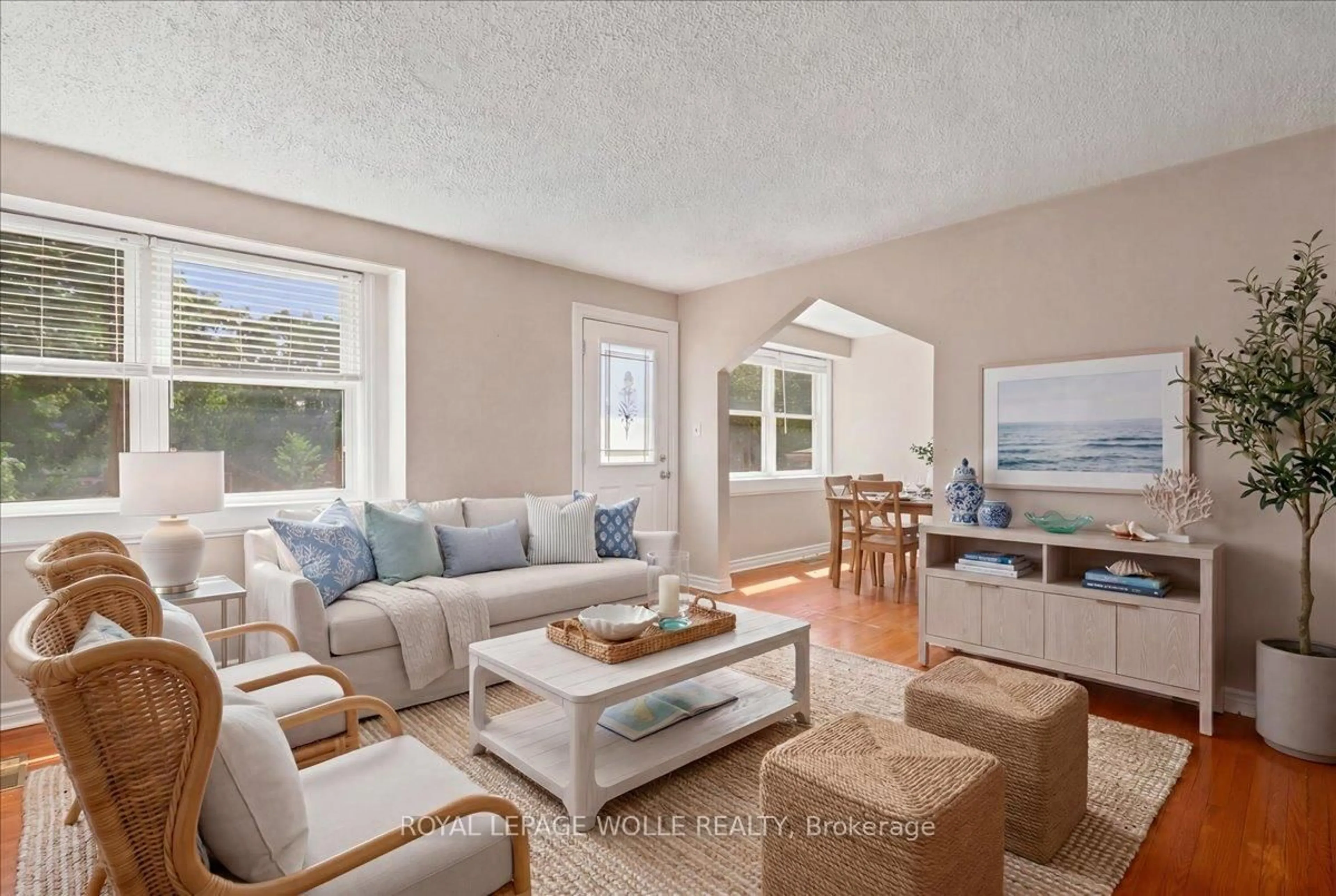 Living room with furniture, unknown for 22 Ramore St, Cambridge Ontario N1S 2P8
