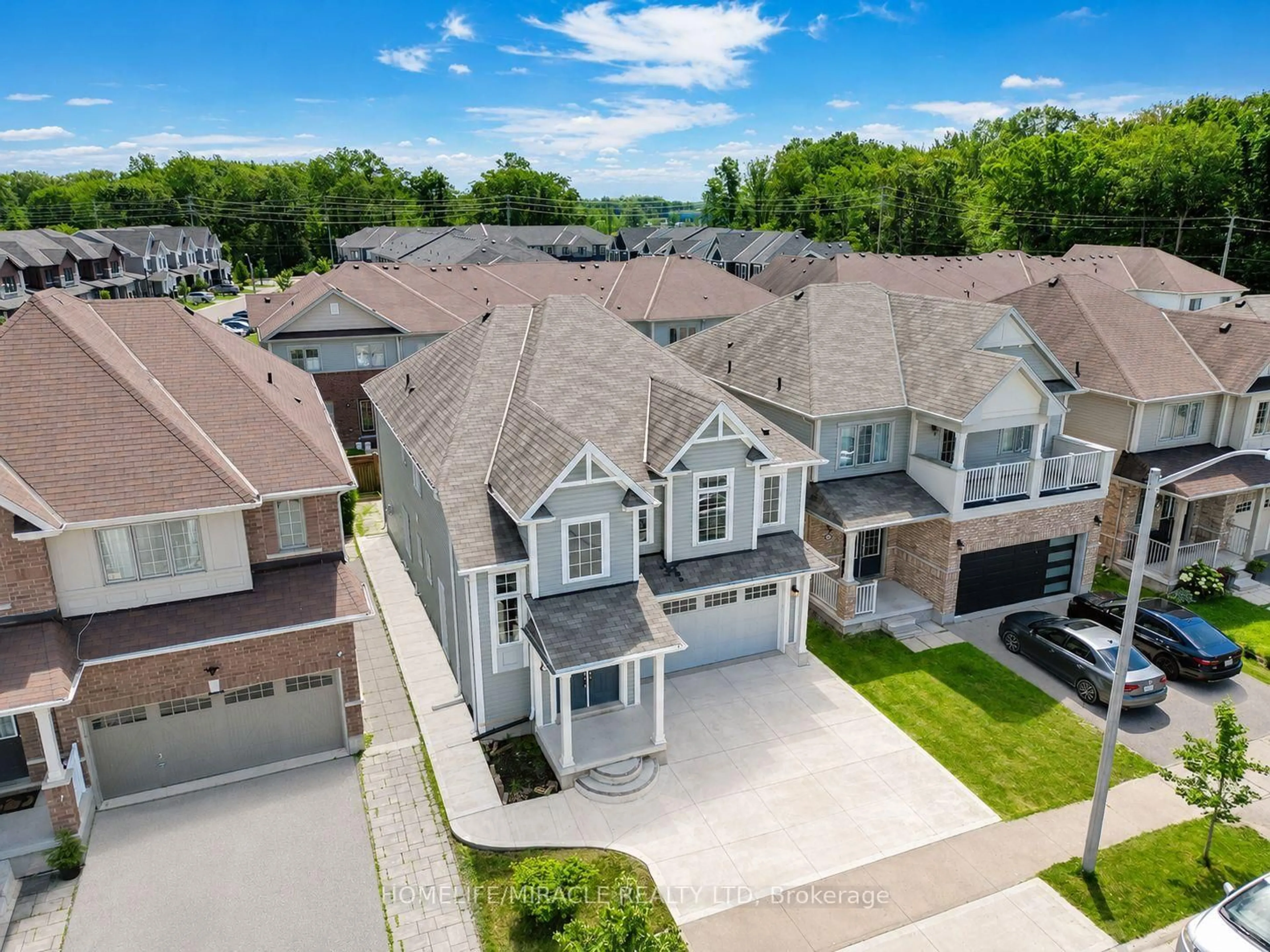 A pic from outside/outdoor area/front of a property/back of a property/a pic from drone, street for 7836 Hoptree Rd, Niagara Falls Ontario L2H 0N4