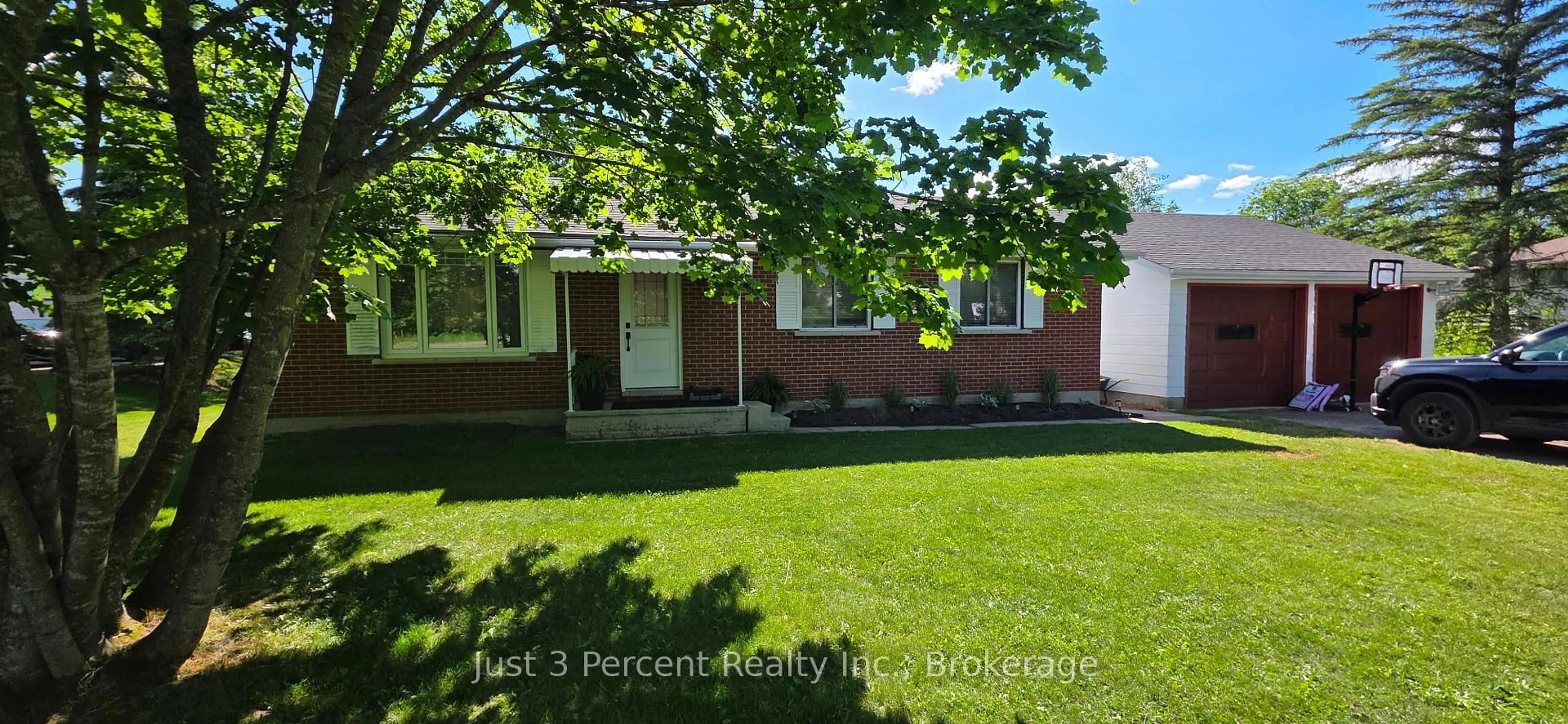 Home with brick exterior material, street for 2224 Fieldview Dr, Cavan Monaghan Ontario L0A 1C0