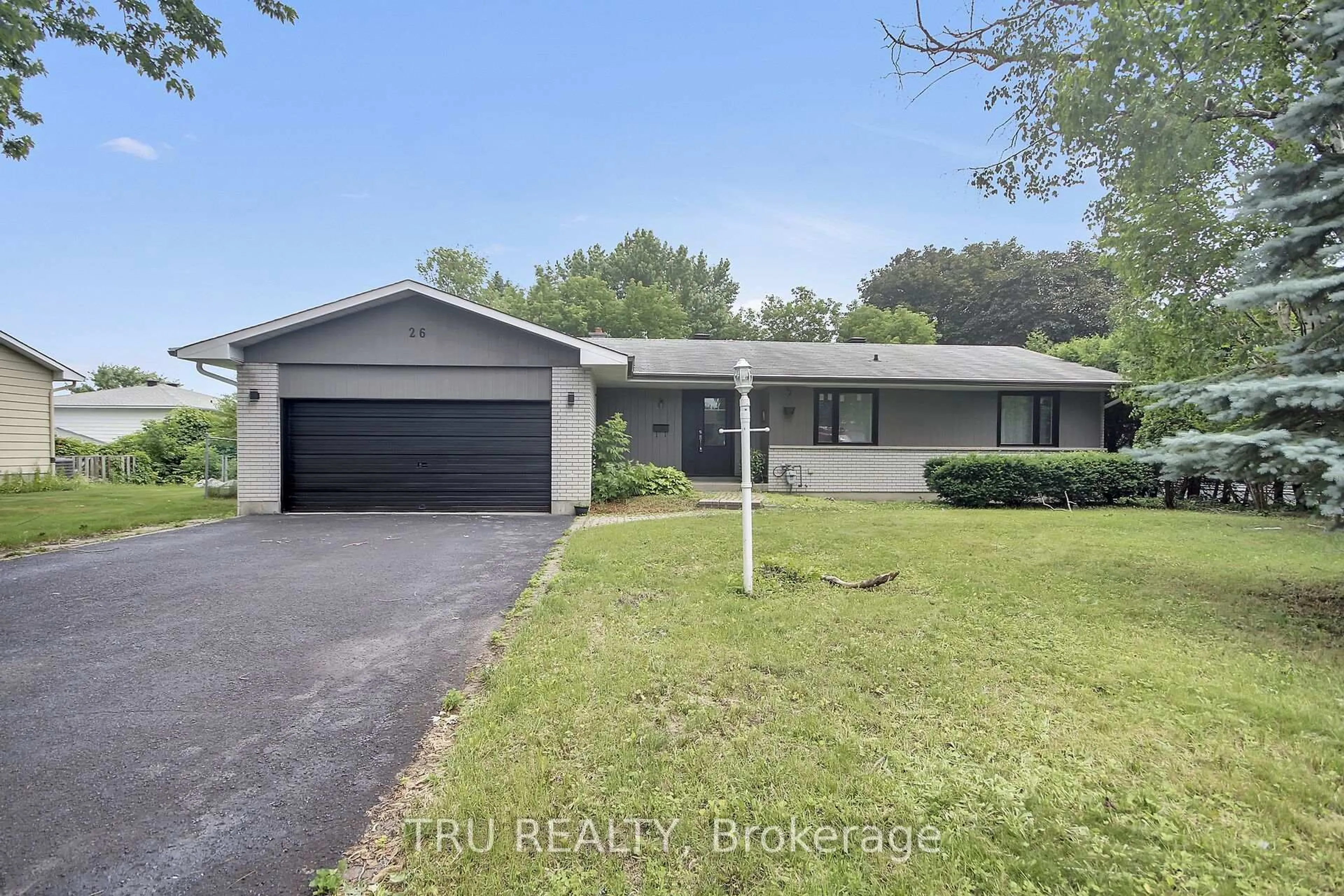 A pic from outside/outdoor area/front of a property/back of a property/a pic from drone, water/lake/river/ocean view for 26 Langholm Cres, Ottawa Ontario K2J 1H2