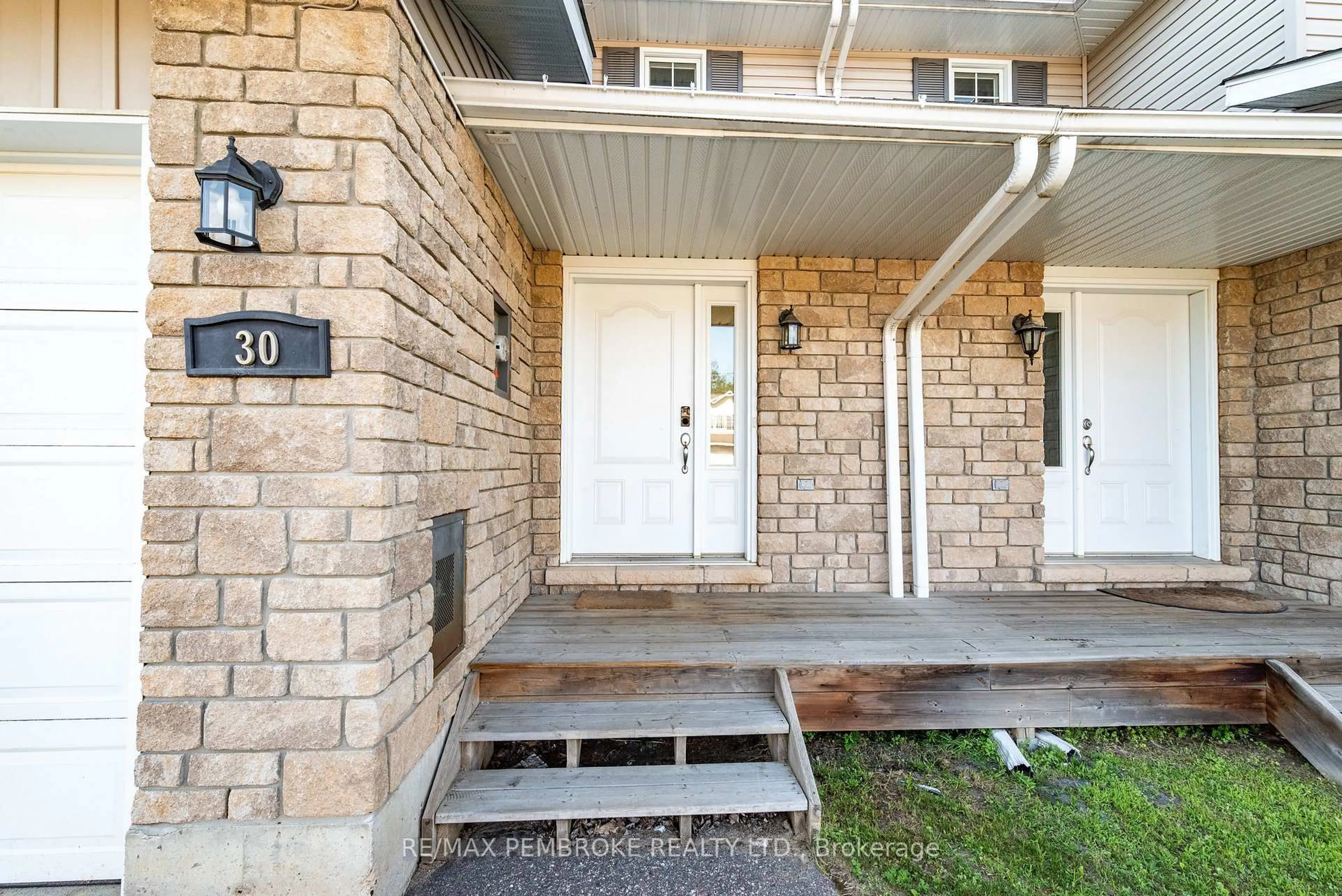Unknown for 30 Winston Ave, Petawawa Ontario K8H 0C1