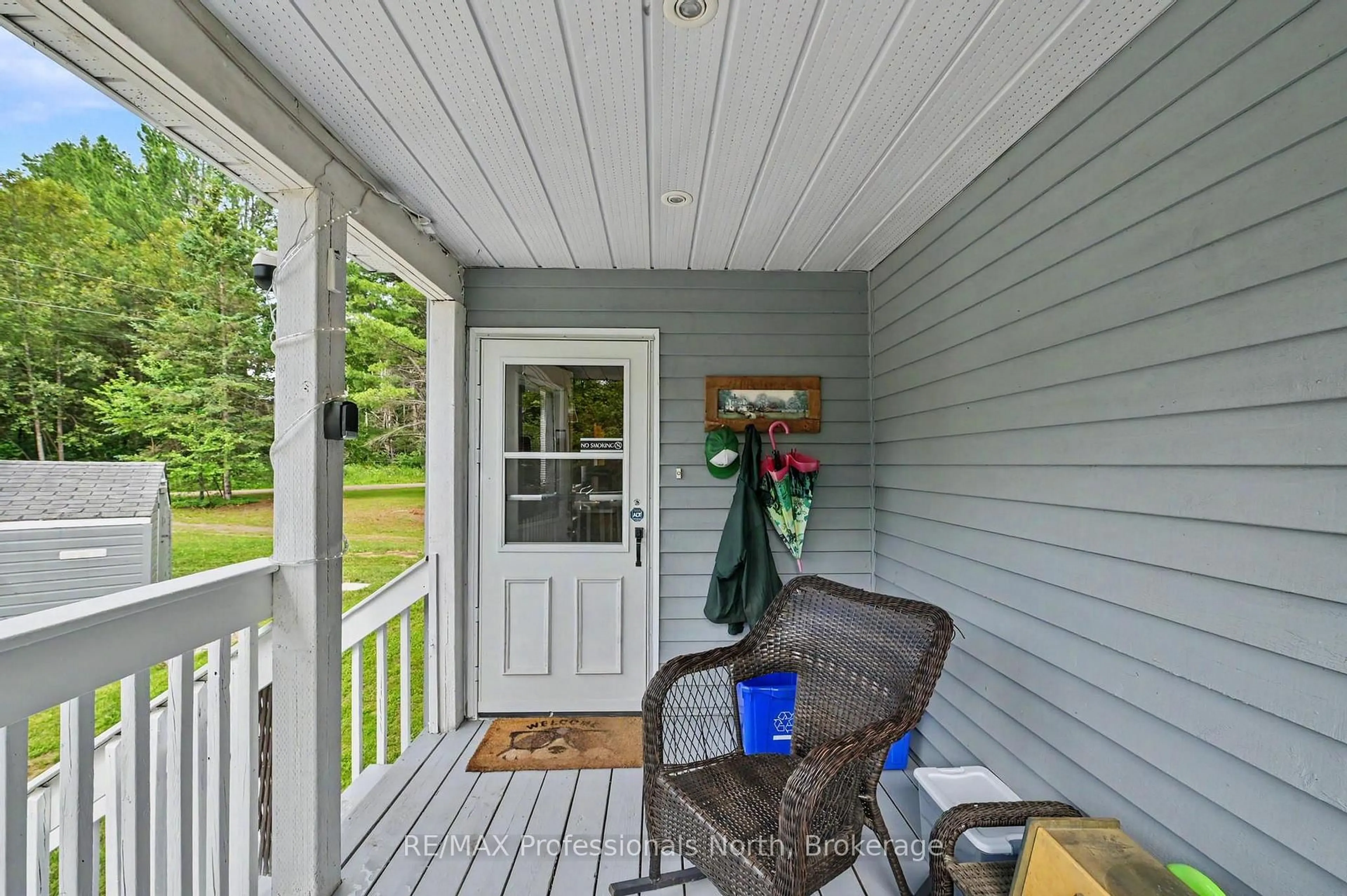 Indoor entryway for 1034 Ablett Crt, Algonquin Highlands Ontario K0M 1S0