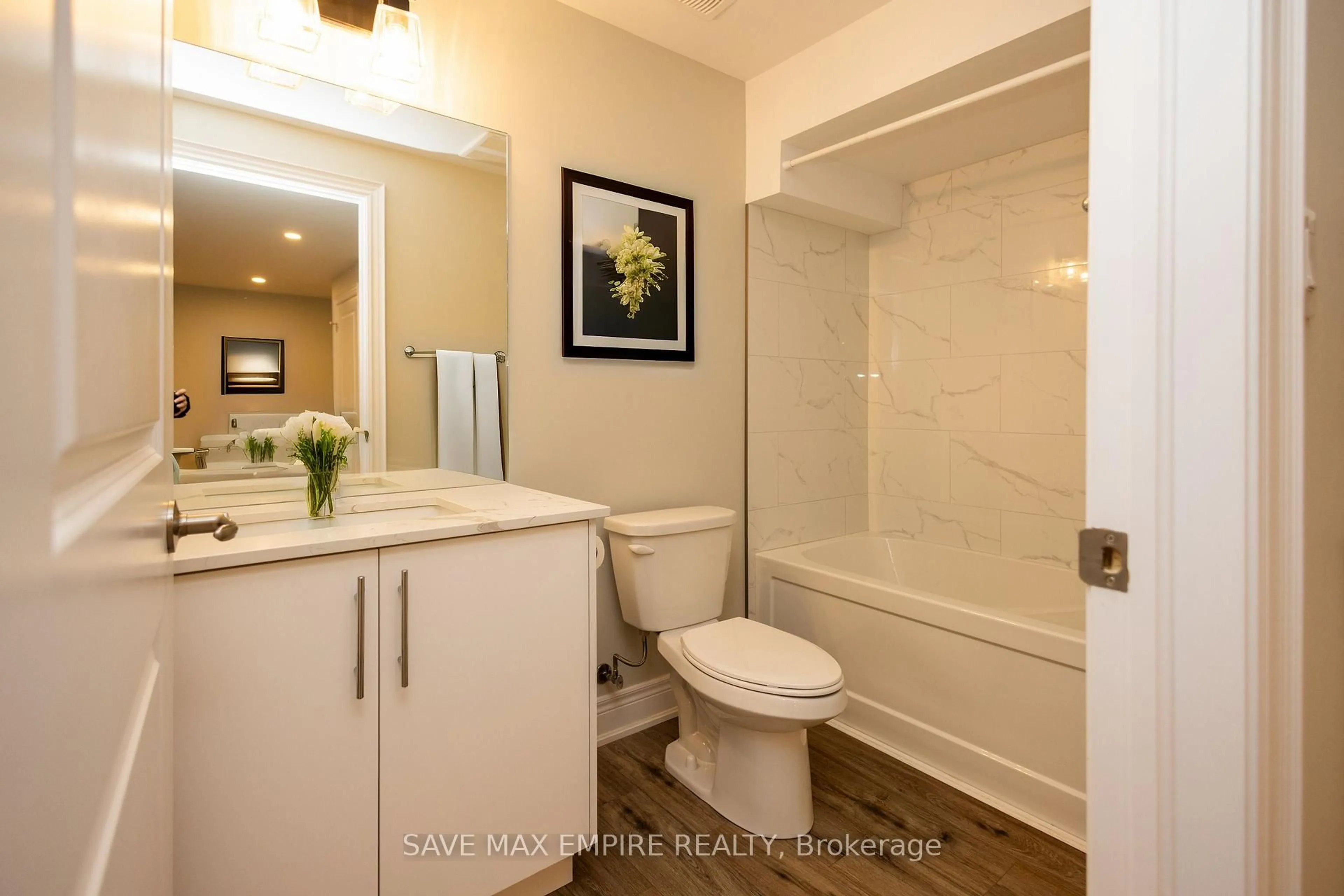 Standard bathroom, ceramic/tile floor for 3580 Canfield Cres, Fort Erie Ontario L0S 1S0