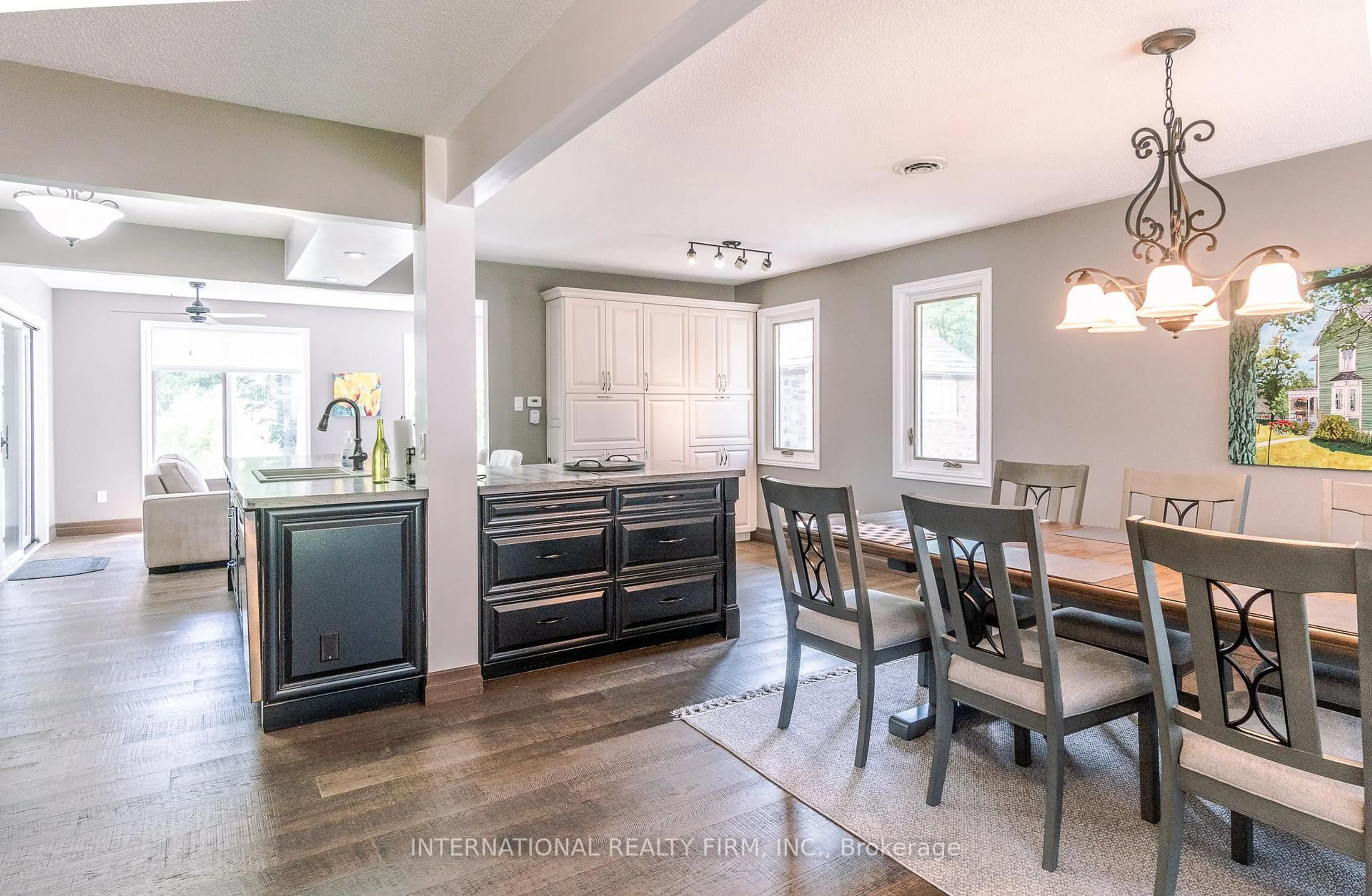 Open concept kitchen, unknown for 324 Bethune Dr, Gravenhurst Ontario P1P 1B8