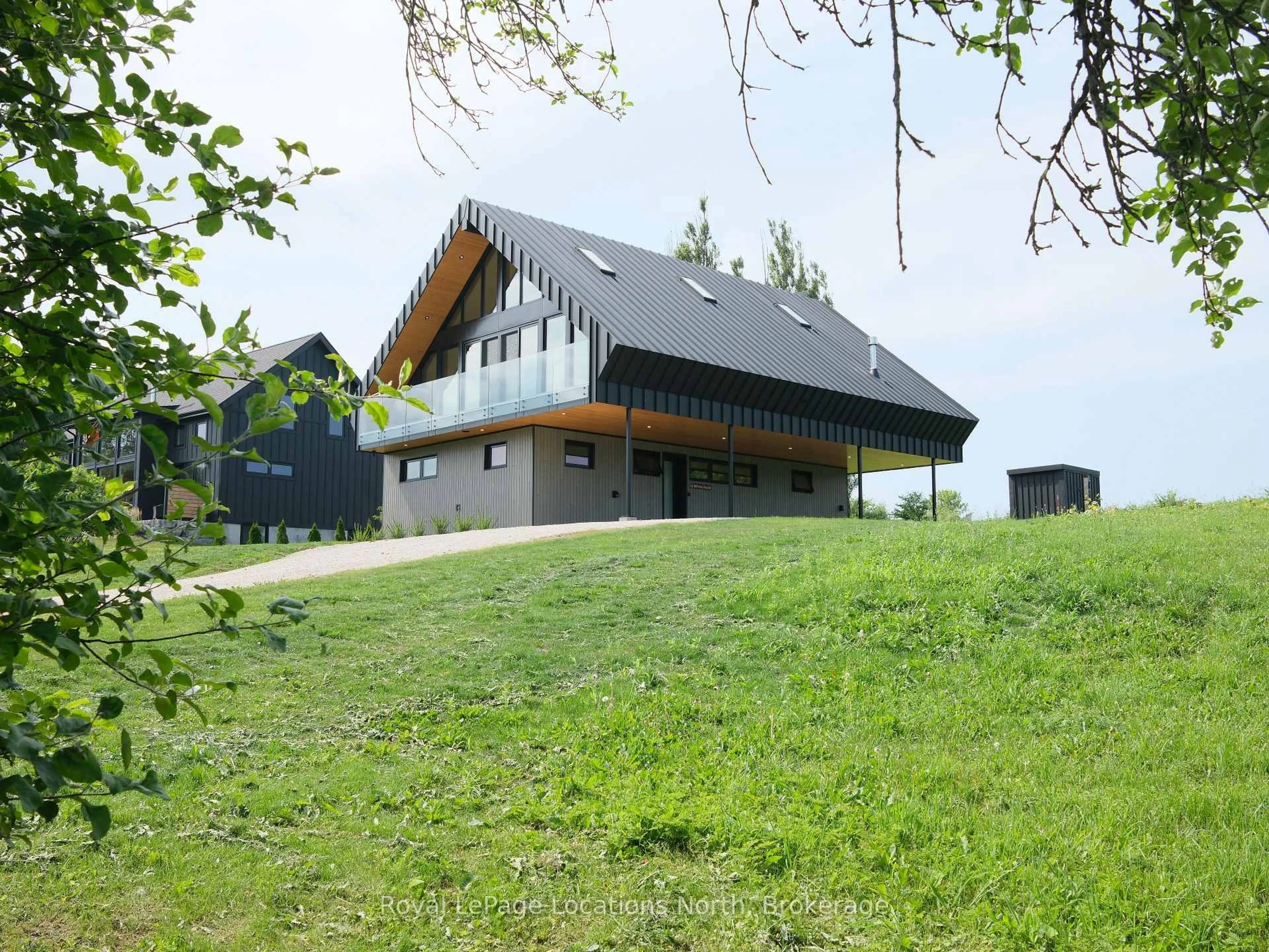 Unknown for 111 Slabtown Rd, Blue Mountains Ontario N0H 1J0