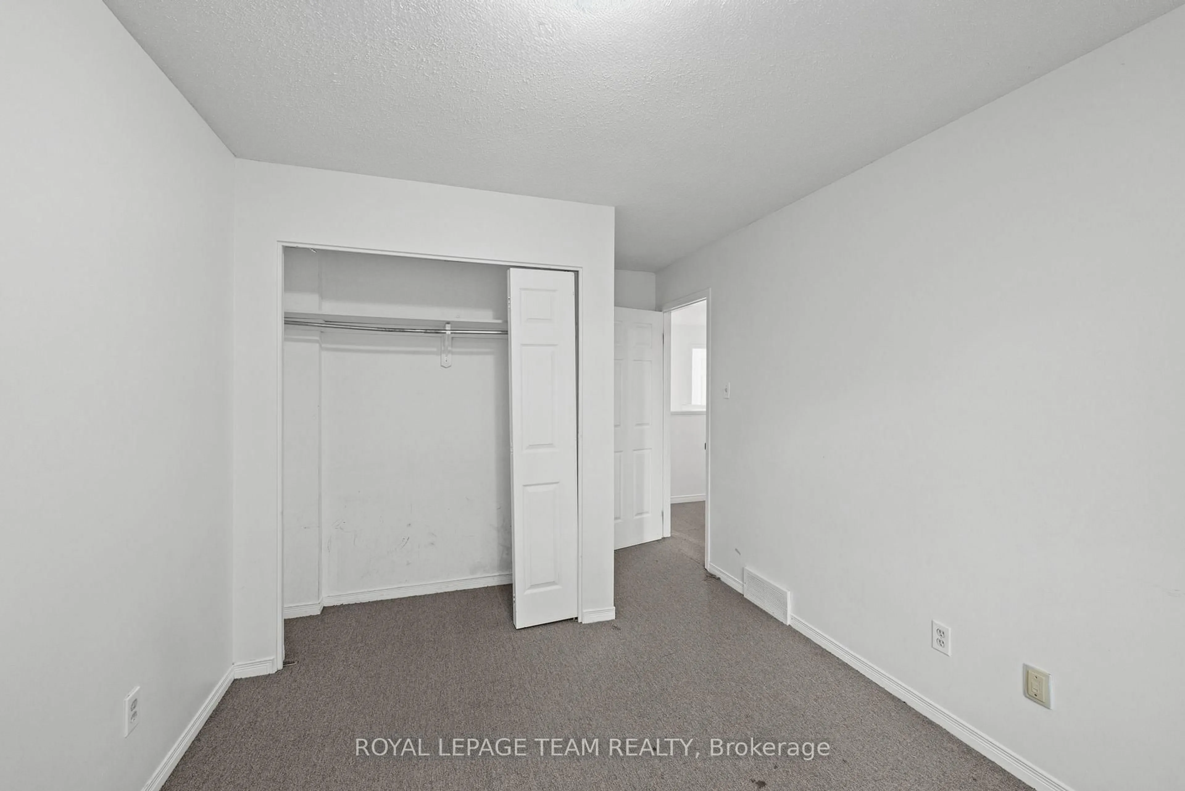 A pic of a room for 1991 Banff Ave, Ottawa Ontario K1V 7X6