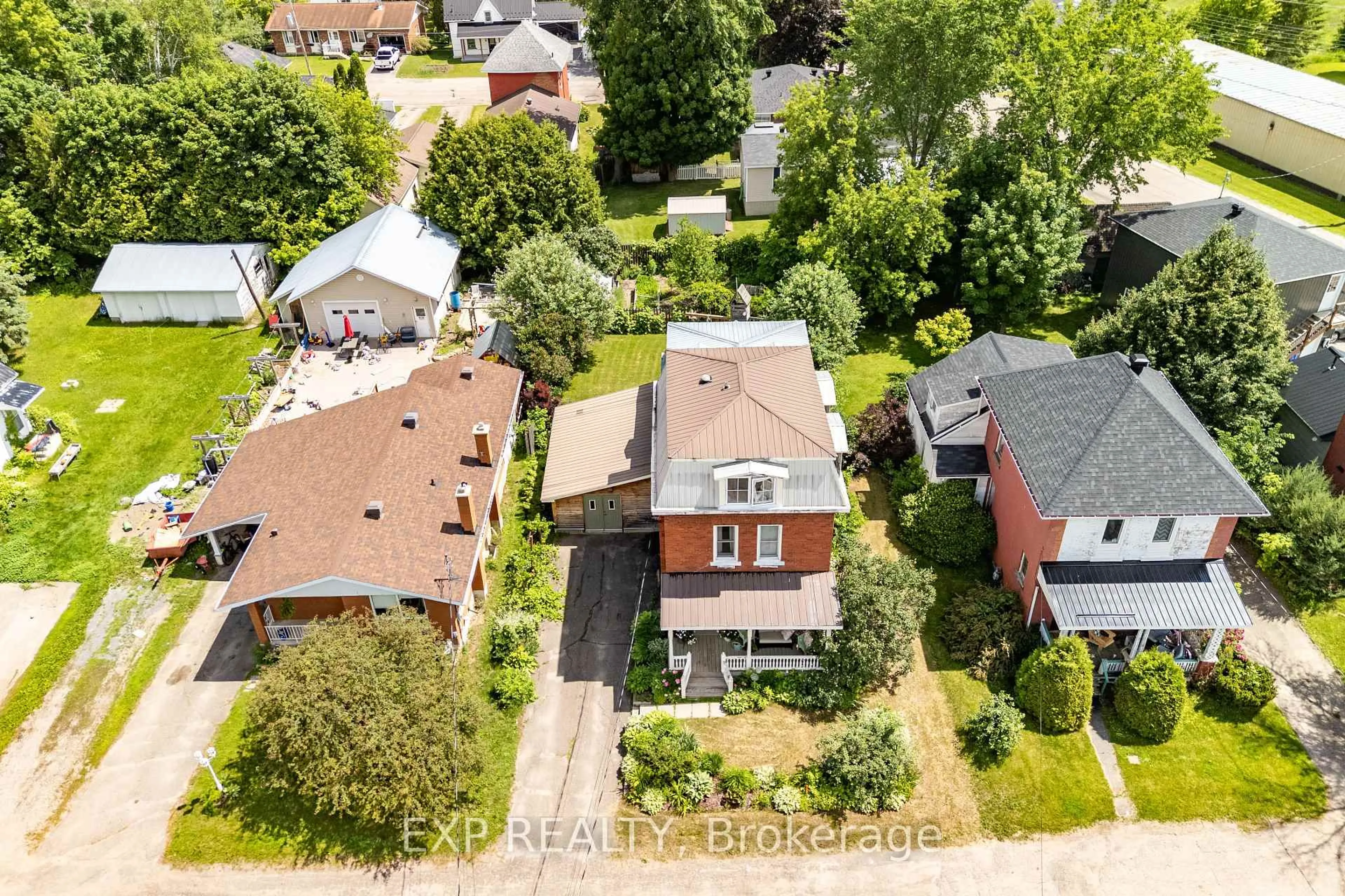A pic from outside/outdoor area/front of a property/back of a property/a pic from drone, street for 6 CRAWFORD St, Cobden Ontario K0J 1K0