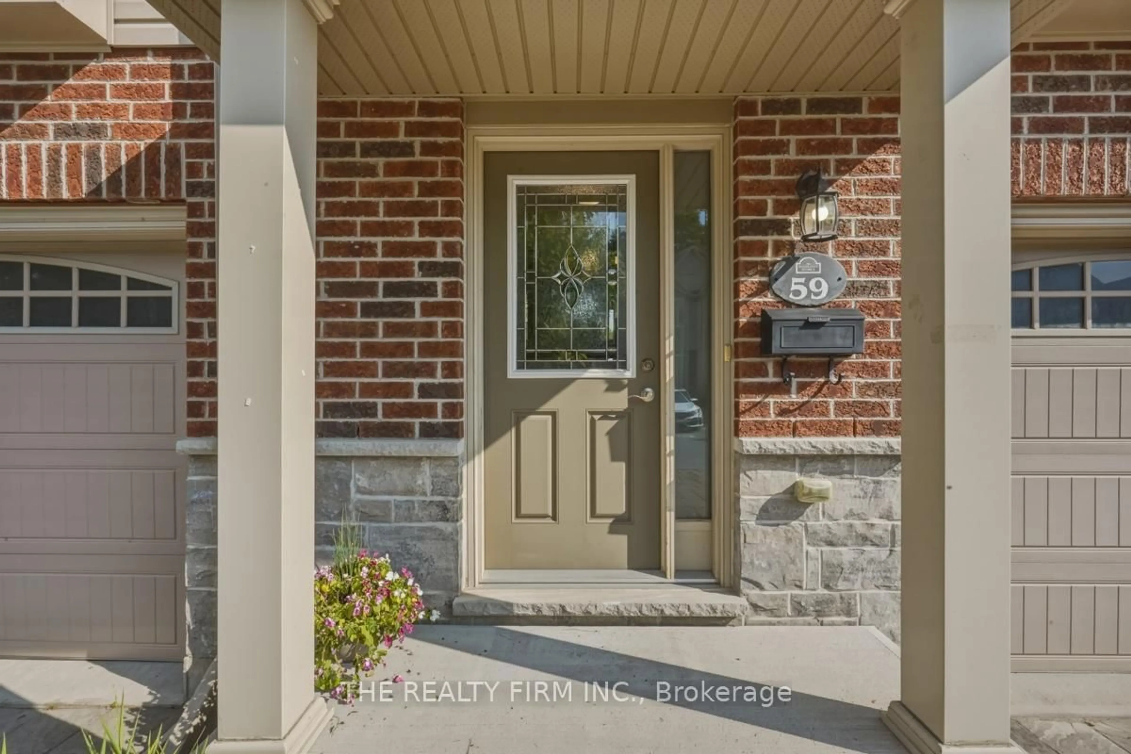 Indoor entryway for 1010 FANSHAWE PARK Rd #59, London North Ontario N5X 0K9