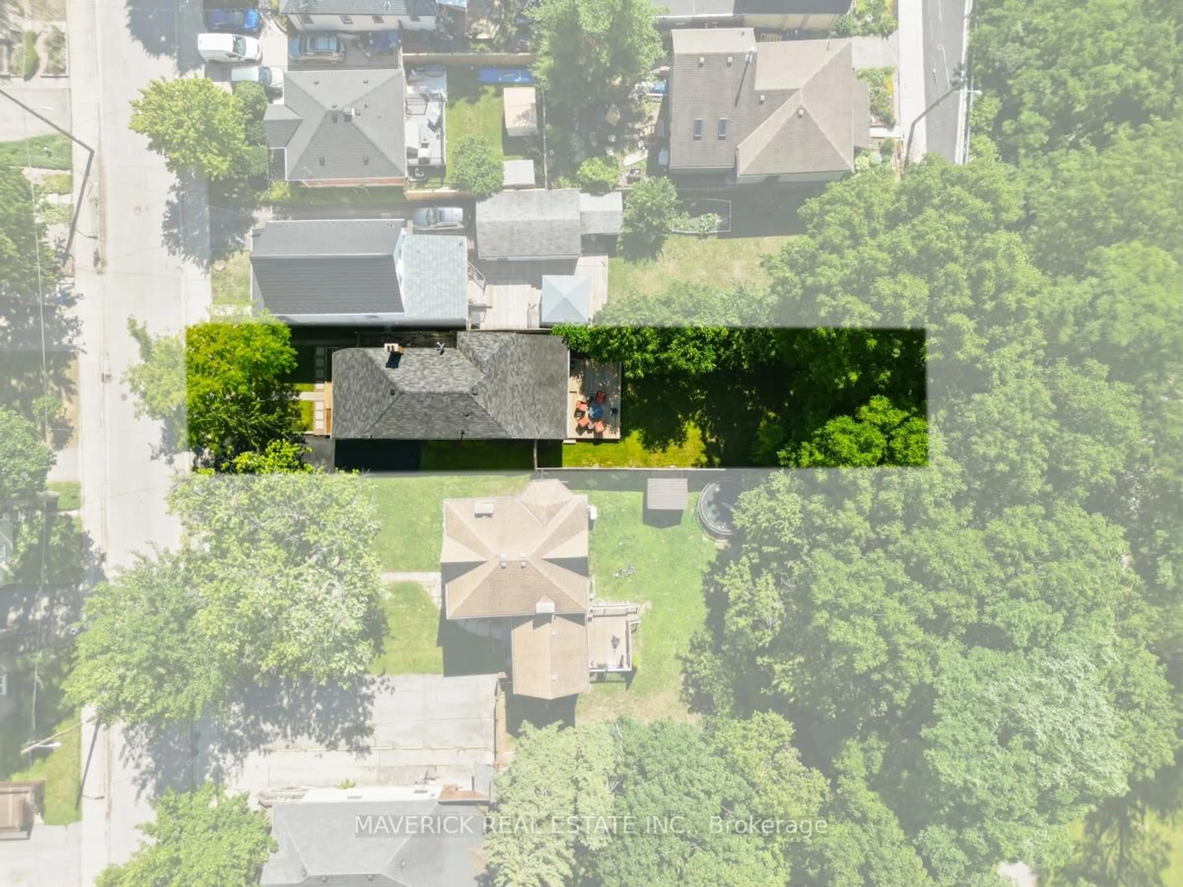 A pic from outside/outdoor area/front of a property/back of a property/a pic from drone, street for 226 Grand Ave, London South Ontario N6C 1M7