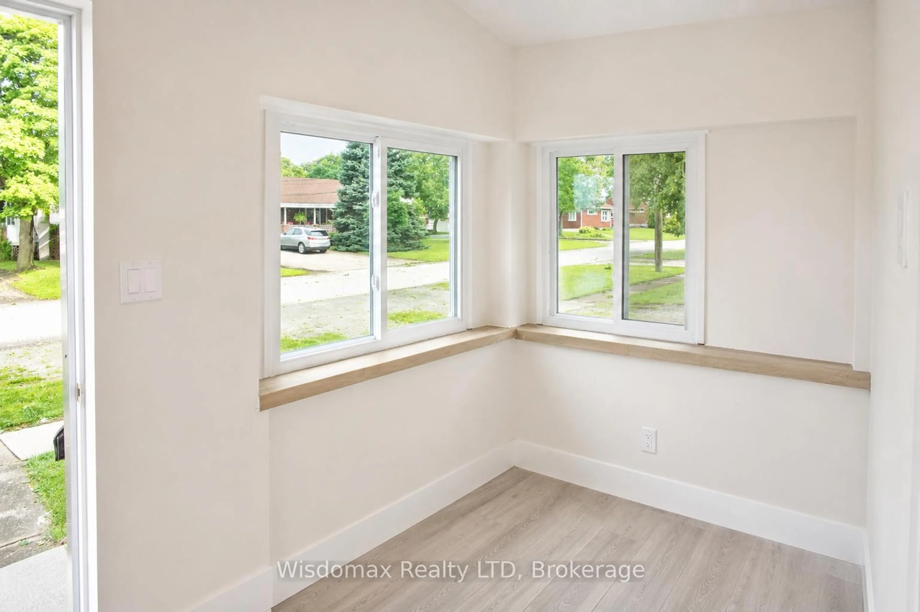 A pic of a room for 110 Queen St, Thorold Ontario L2V 3N9