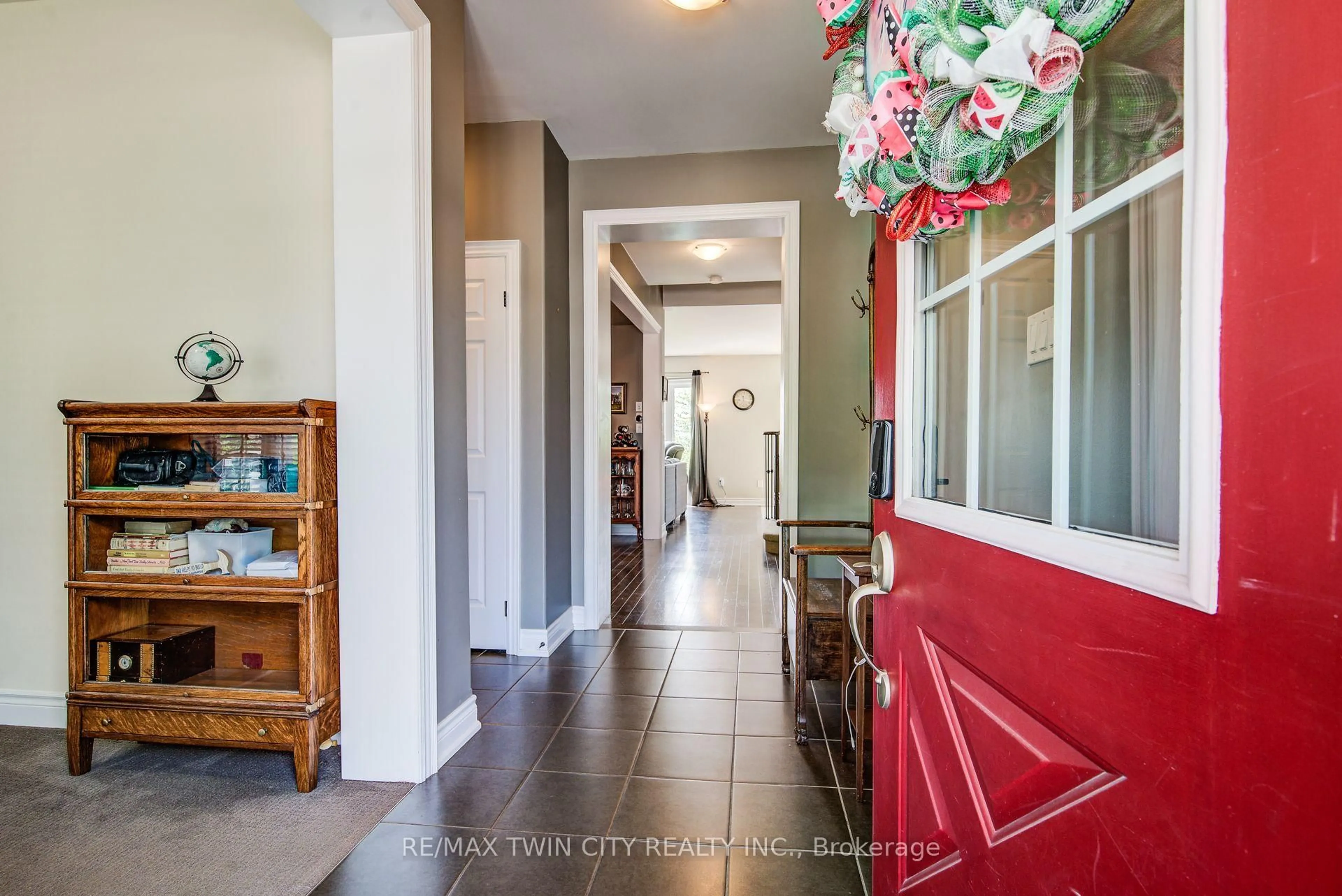 Indoor entryway for 51 Wakefield St, Woolwich Ontario N0B 1M0