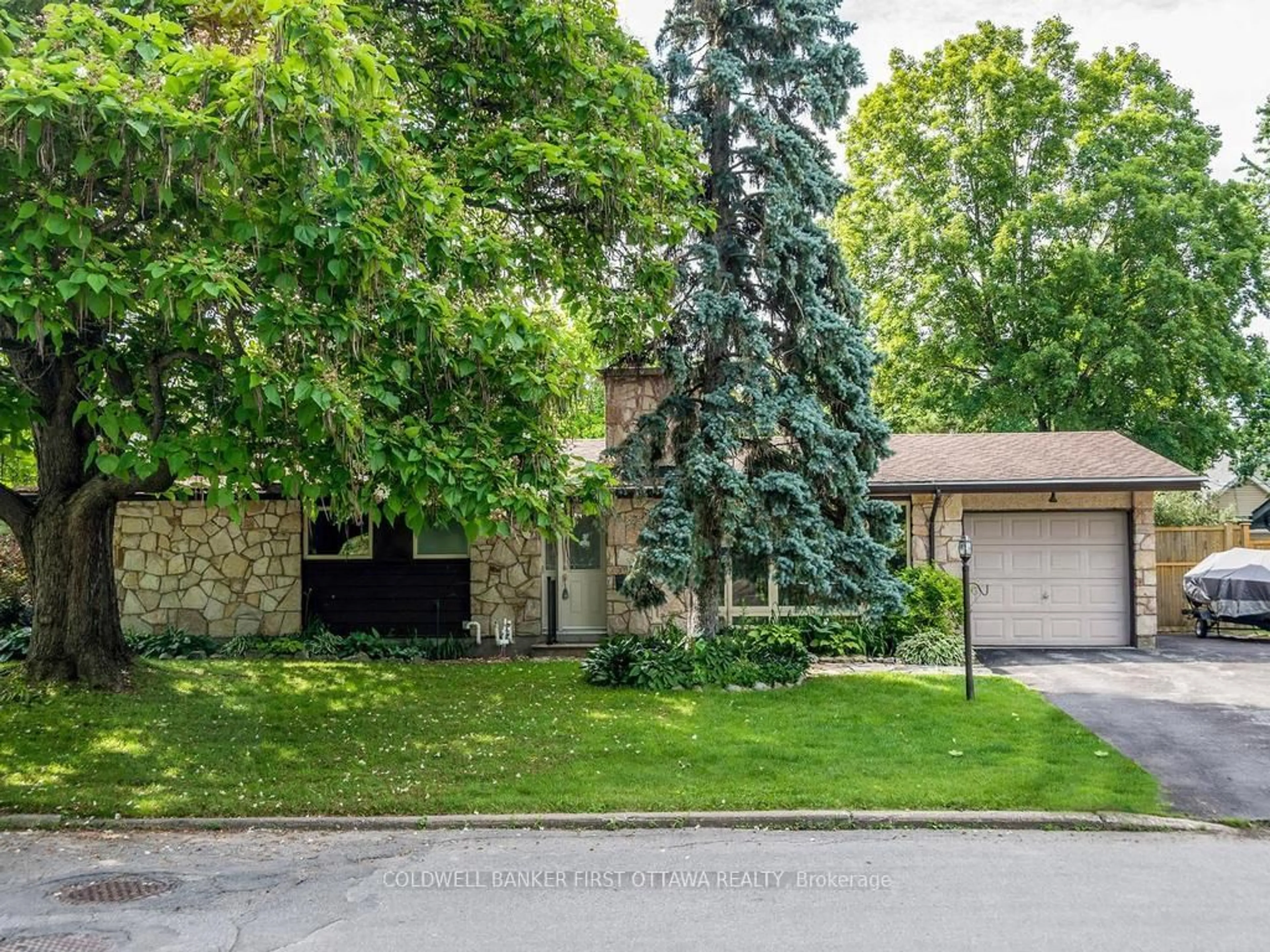 Unknown for 84 Cleadon Dr, Ottawa Ontario K2H 5P3