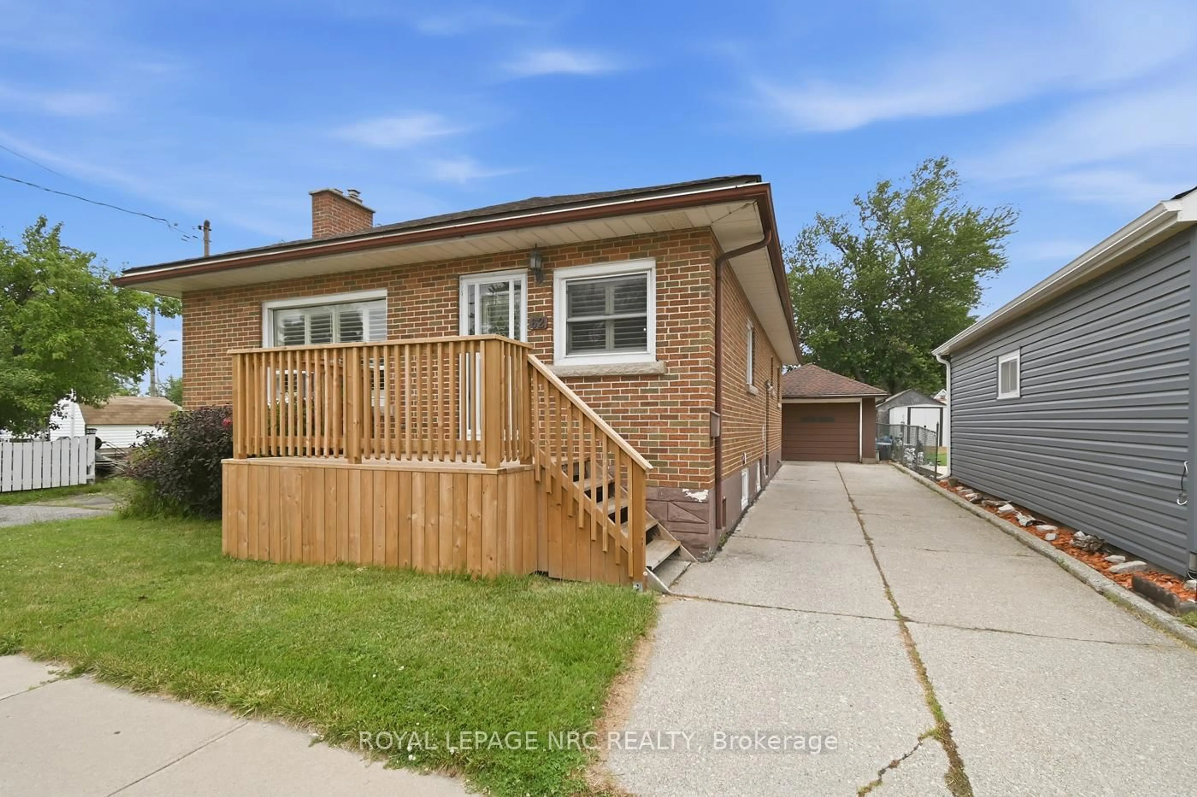 Home with brick exterior material, street for 62 Lincoln St, Welland Ontario L3C 5J2