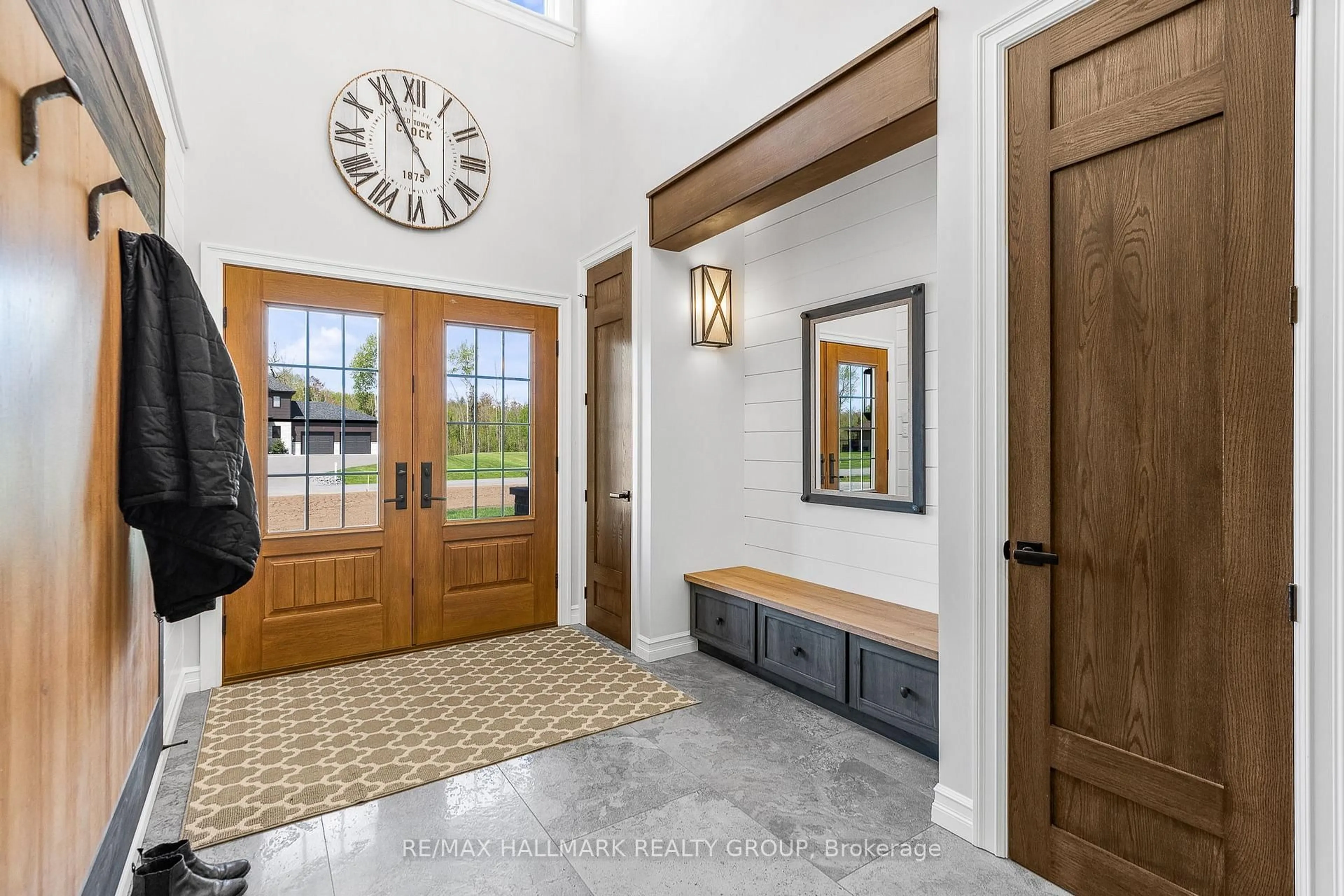 Indoor entryway for 55 De La Seignerie Estates, Champlain Ontario K0B 1K0